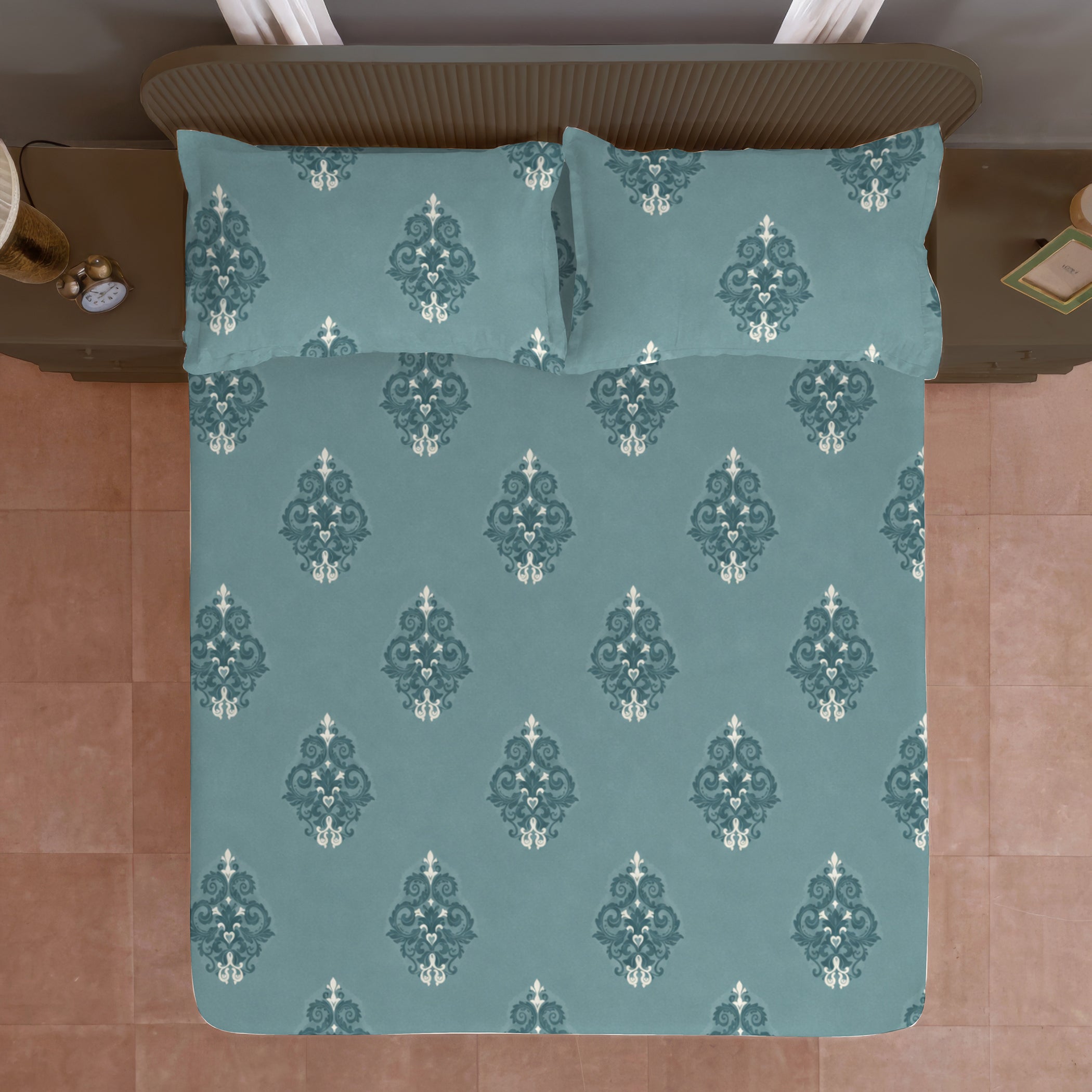 Classic Damask Motif 180 TC 100% Cotton Super King Bedsheet With 2 Pillow Covers ( 108x108 Inches )