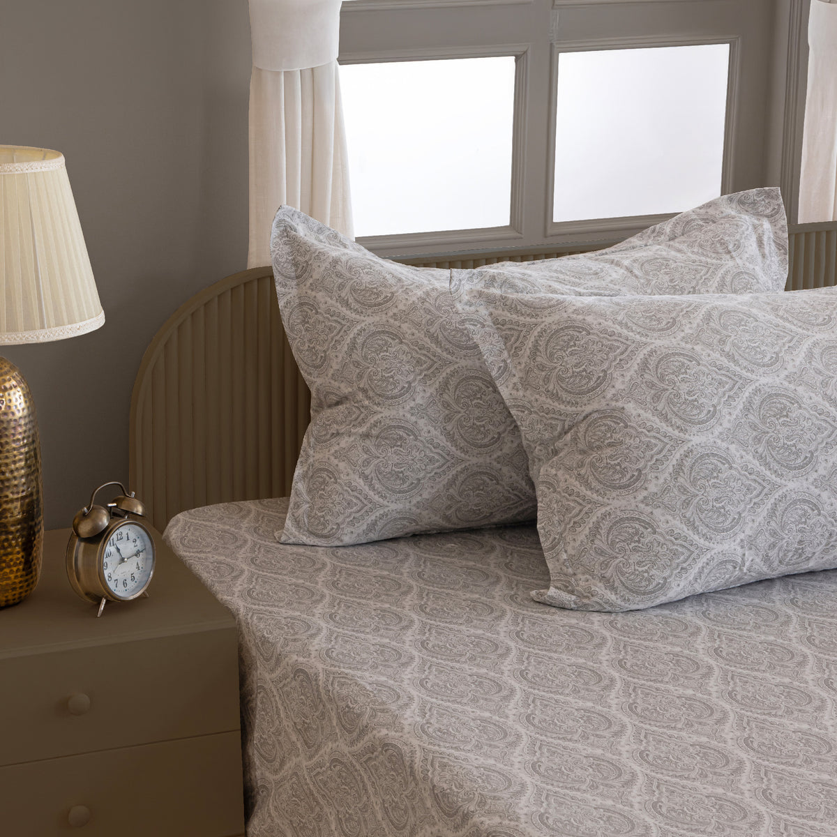 Grey Paisley 200 TC Pure Cotton Bedsheet with Pillow Cover
