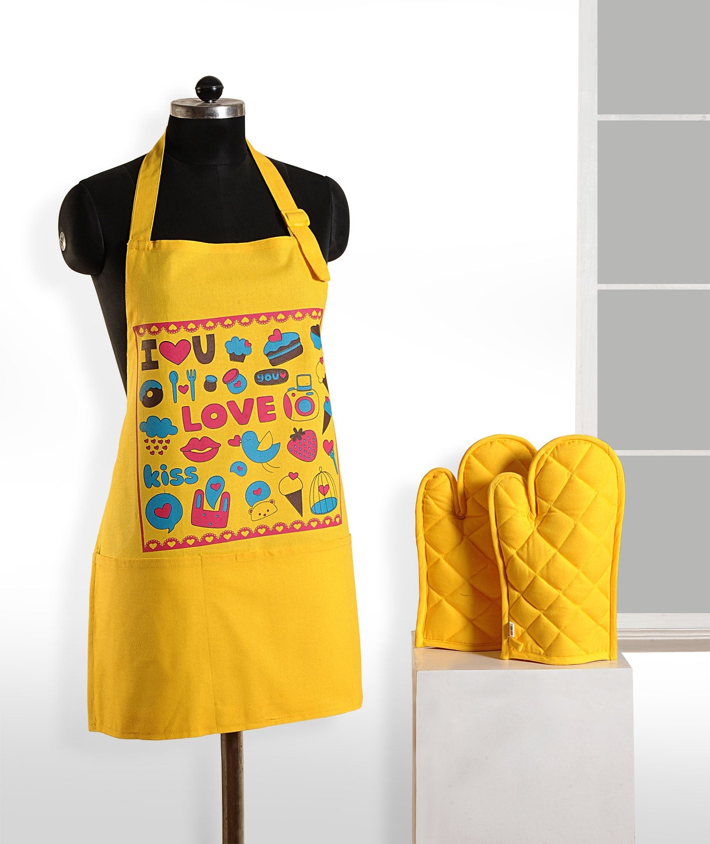 Love Icons Printed Cotton Kitchen Apron with Matching Oven Gloves - Yellow