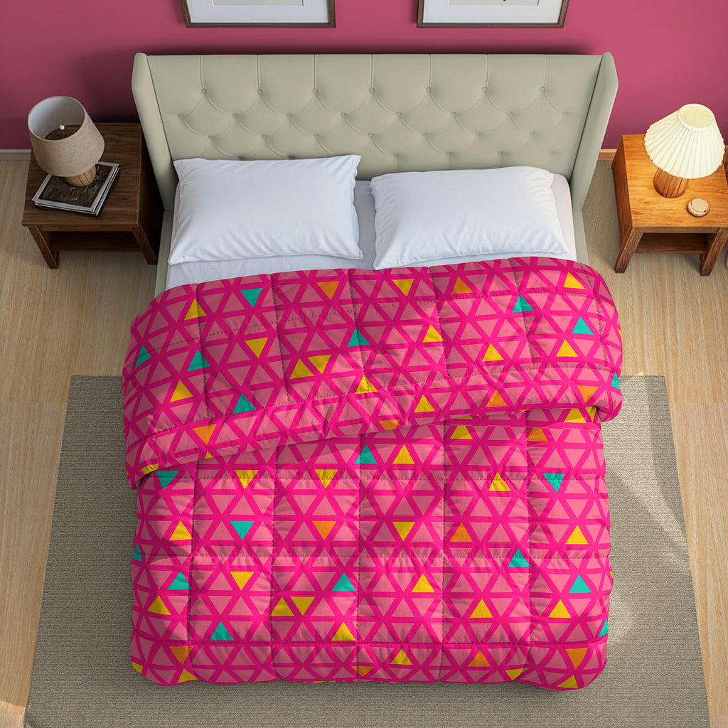 Pink & Yellow Geometric Microfiber Lightweight 150 GSM Comforter