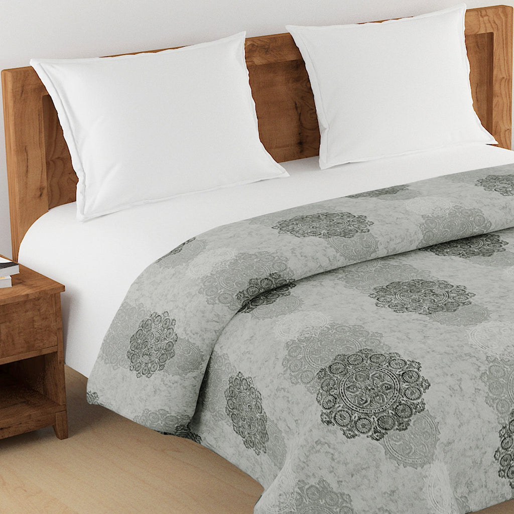 Elegant Cotton Ethnic motif Grey Single AC Quilt