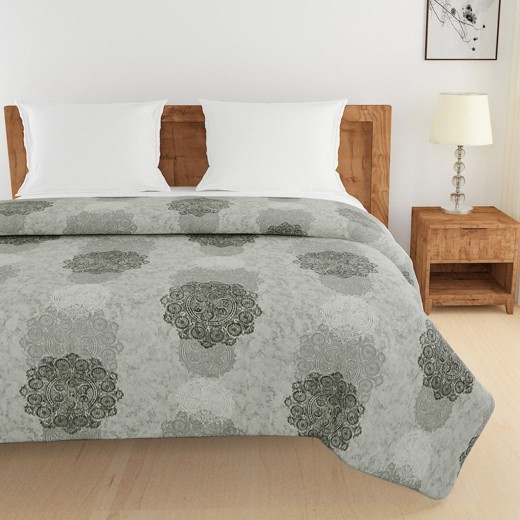 Elegant Cotton Ethnic motif Grey Single AC Quilt