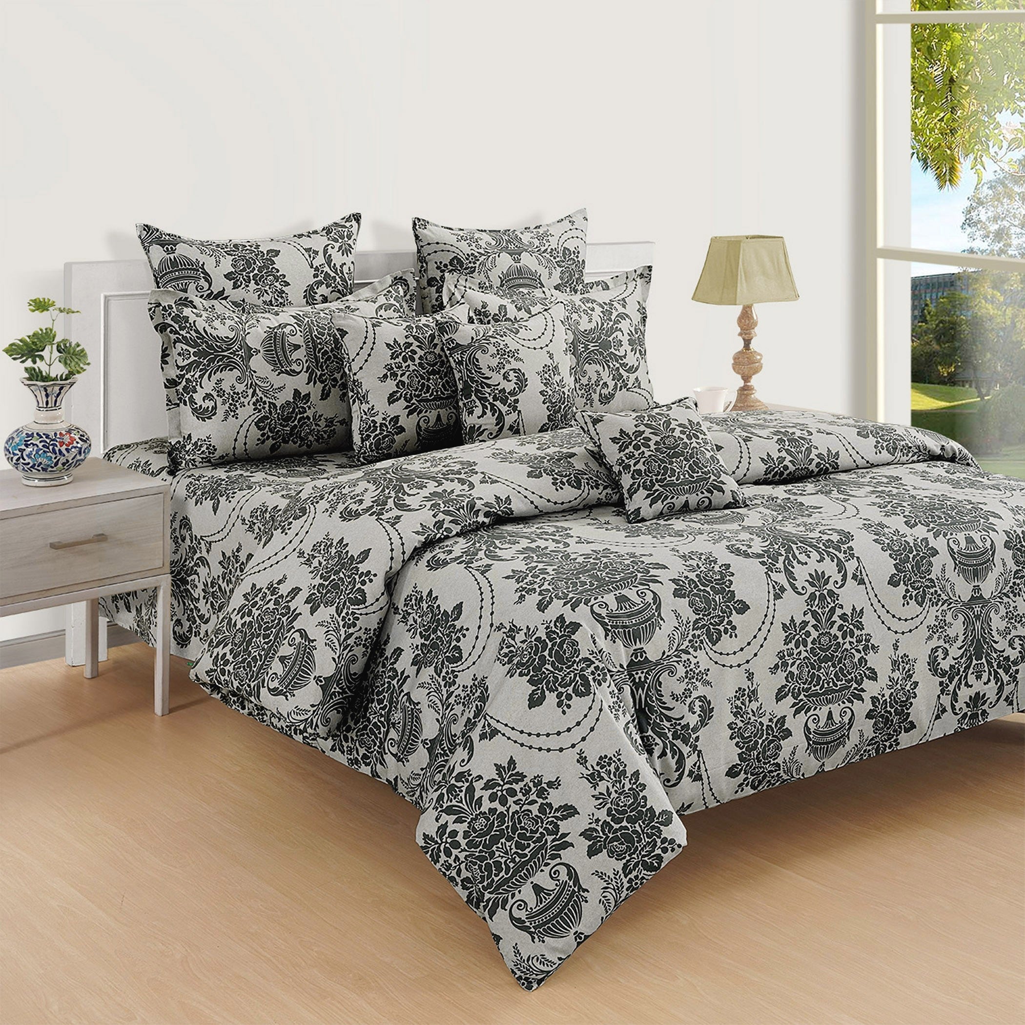 Elegant Cotton Ethnic motif Black Single Winter Quilt
