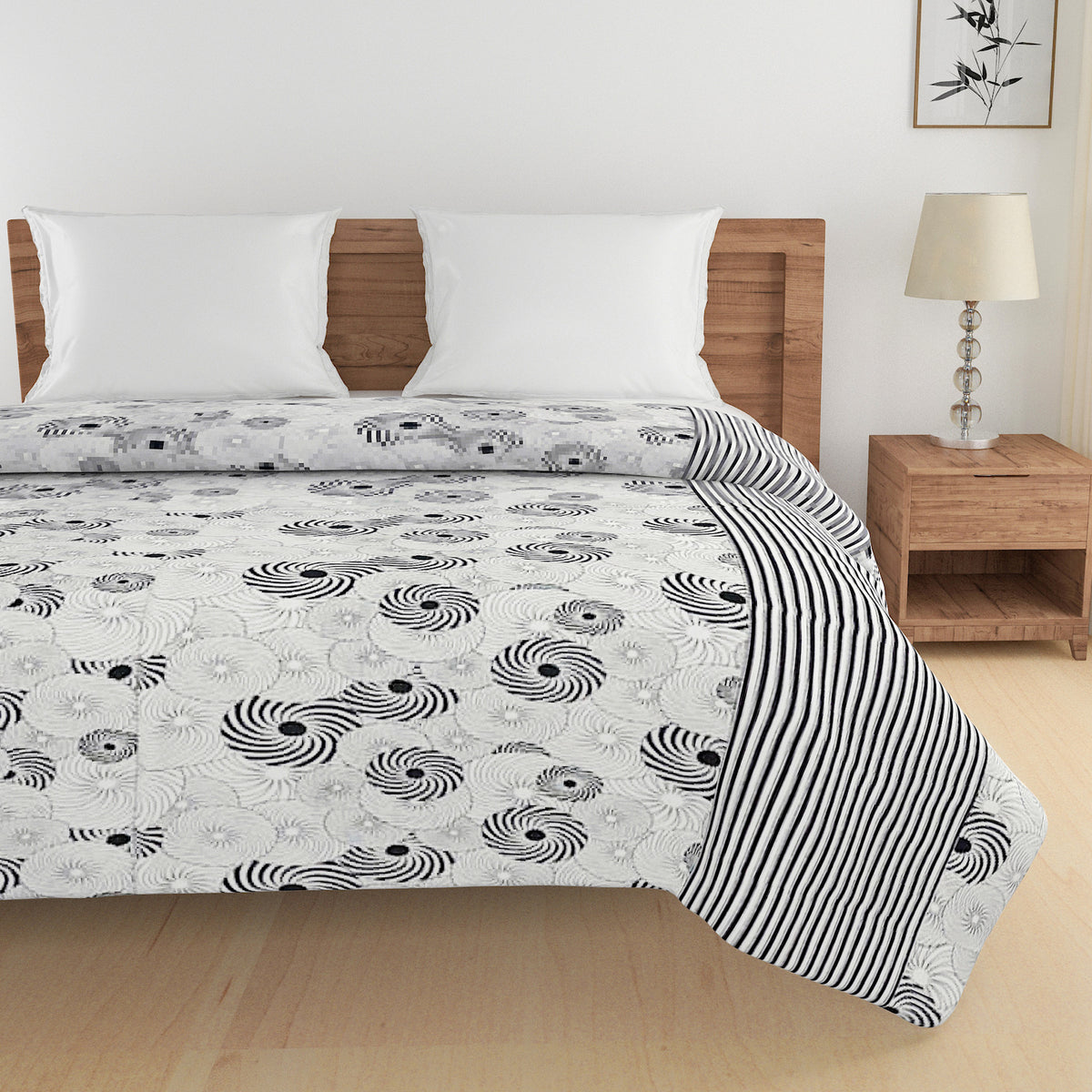 Superior Comfort Motif Pure Cotton AC Quilt 150 GSM Black Pack of 1