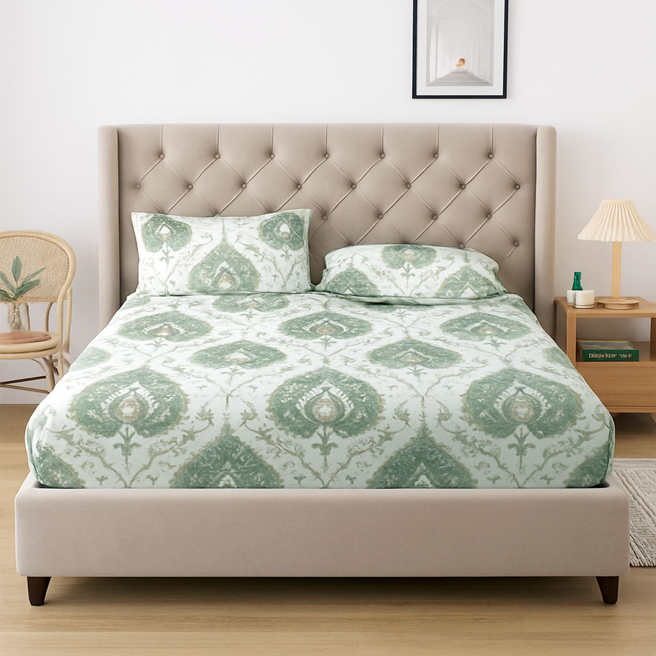 Floral Print Green 200 TC Double Queen Bedsheet With 2 Pillow Covers (90x100 Inches)