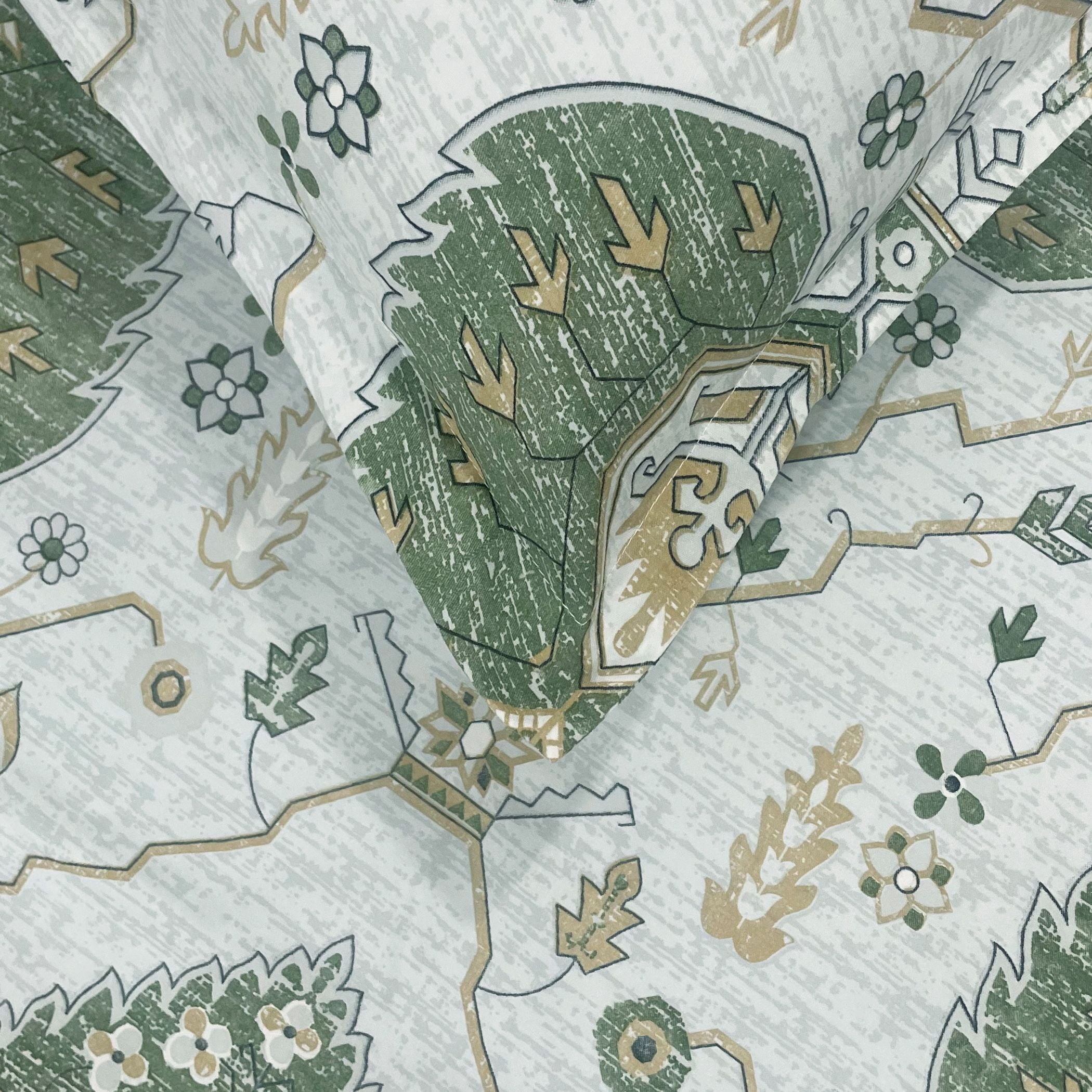 Floral Print Green 200 TC Double Queen Bedsheet With 2 Pillow Covers (90x100 Inches)