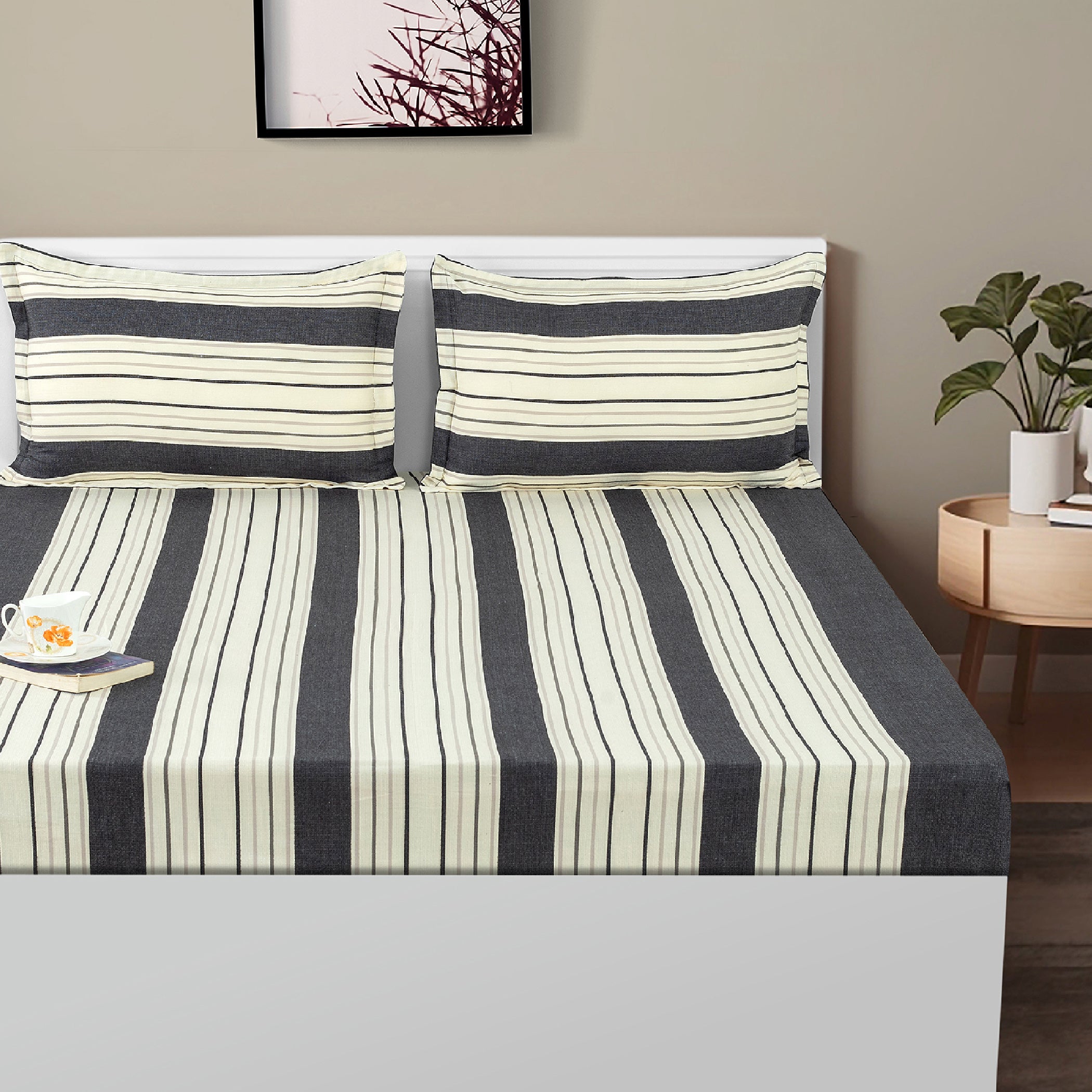 Monochrome Elegance - Yarn-Dyed Striped Double King (90x108 Inches)