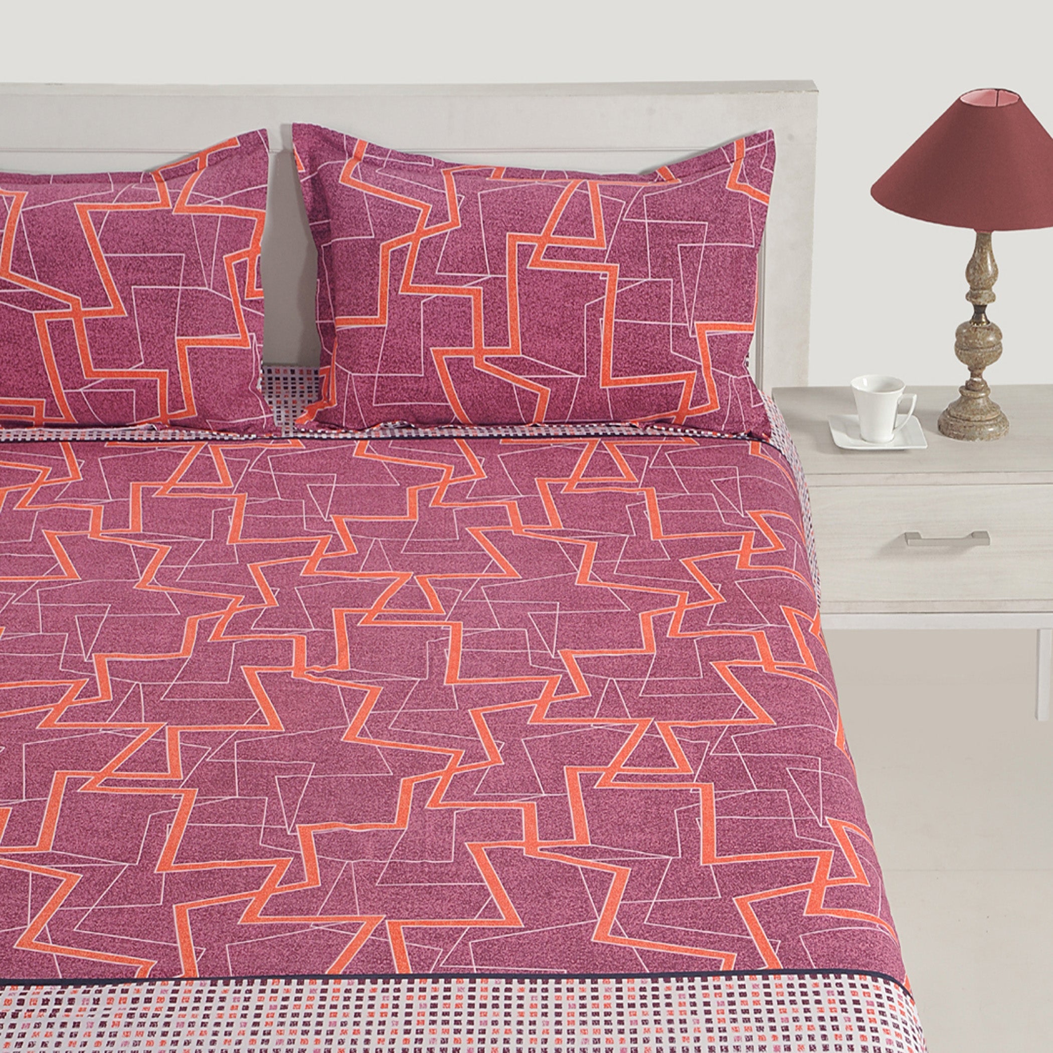 Maroon Geometric Print Pure Cotton 120 TC Double Queen Bedsheet with 2 Pillow Covers (90x100 Inches)