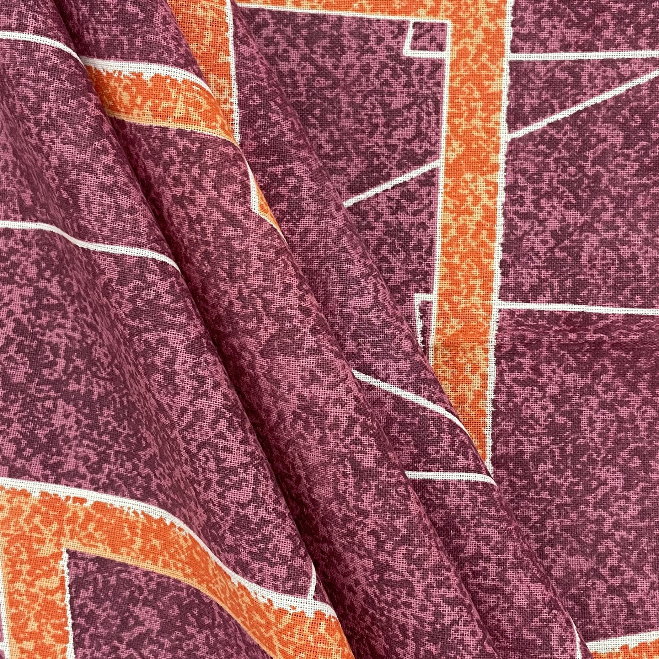 Maroon Geometric Print Pure Cotton 120 TC Double Queen Bedsheet with 2 Pillow Covers (90x100 Inches)