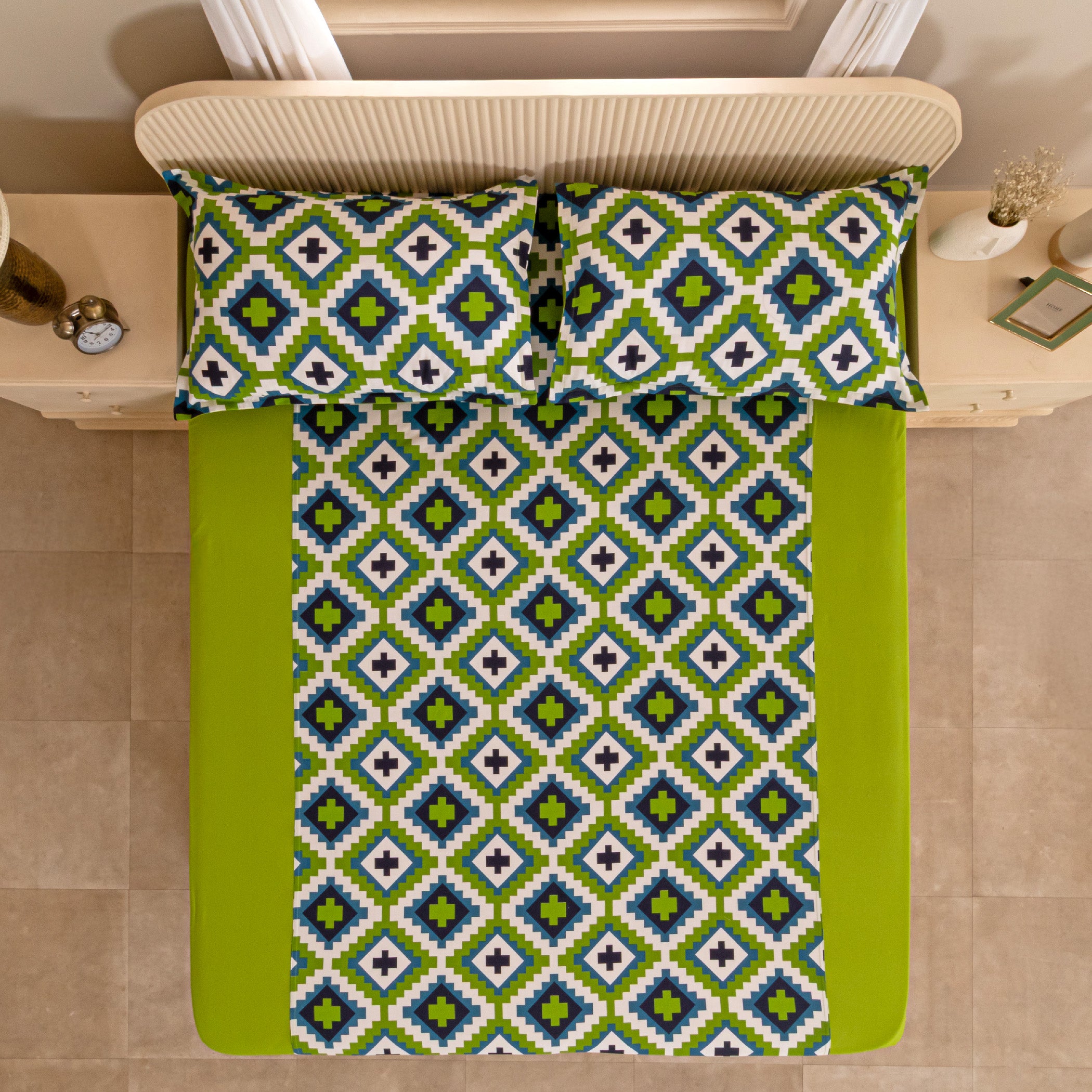 Symmetry in Spring - 200TC Vibrant Green Cotton Single Fitted Bedsheet (36 x 78 x 10 Inches)