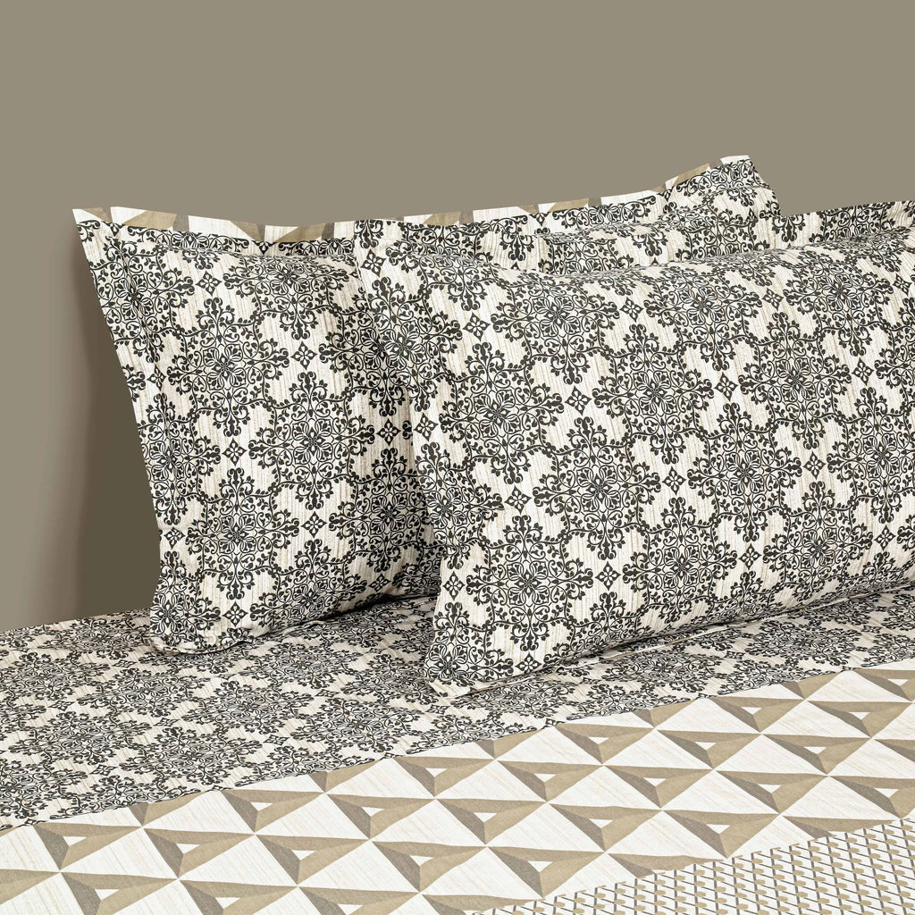 Ivory & Grey Geometric Pure Cotton 210 TC Super King Bedsheet with 2 Pillow Covers (108x108 Inches)