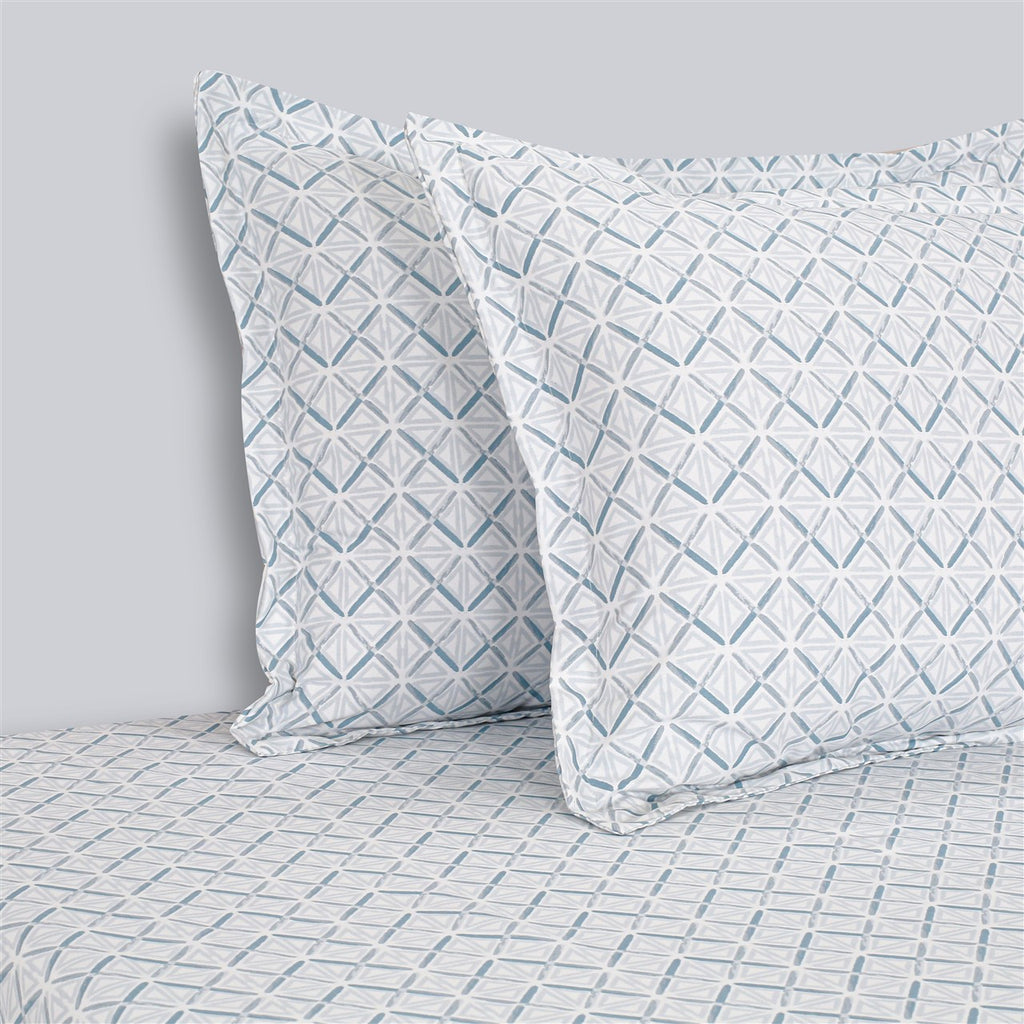 Sky Blue Zig-Lines Super King Bedsheet with 2 Pillow Covers 200TC (108x108 inches)
