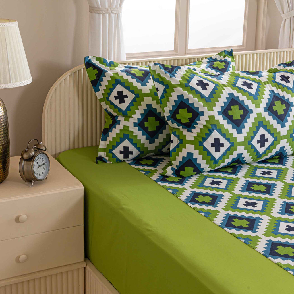 Symmetry in Spring - 200TC Vibrant Green Cotton Super King Bedsheet (108x108 Inches)