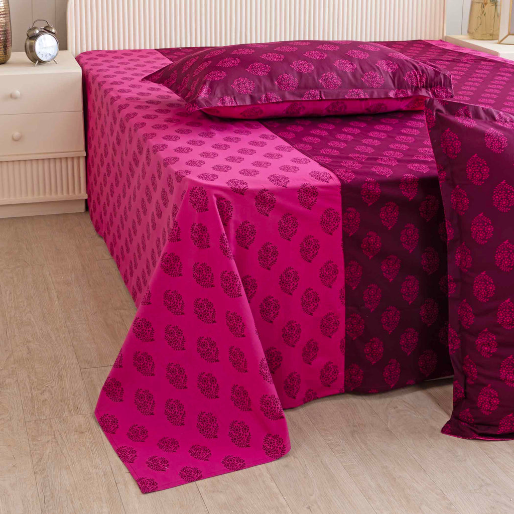 Magenta Mirage - Ethnic Buti 200TC Cotton Super King Bedsheet (108x108 Inches)