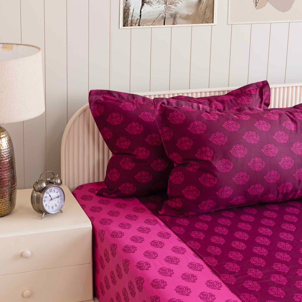 Magenta Mirage - Ethnic Buti 200TC Cotton Single Fitted Bedsheet (36 x 90 x 10 Inches)