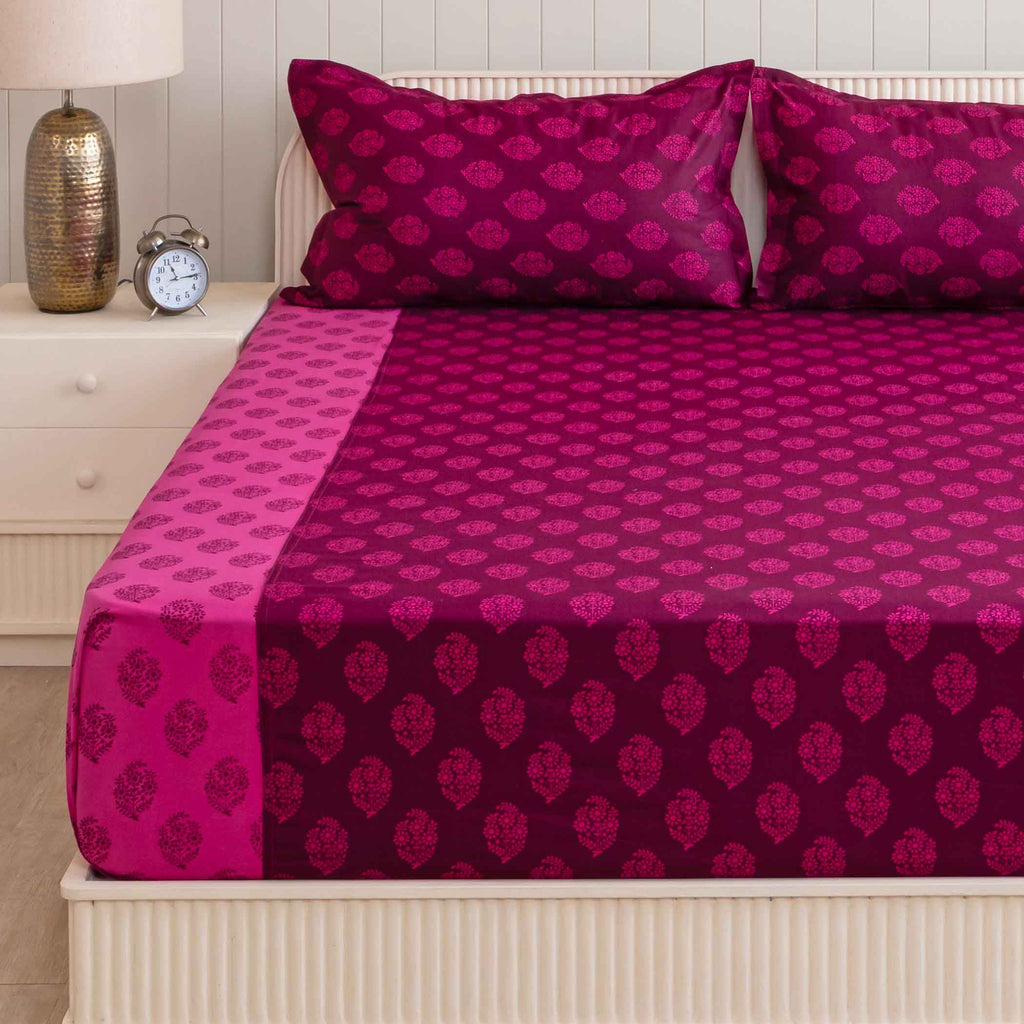 Magenta Mirage - Ethnic Buti 200TC Cotton Super King Bedsheet (108x108 Inches)