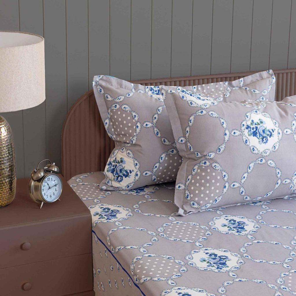 Misty Manor Paisley - European Grace 144TC Roto Cotton Super King Bedsheet (108x108 Inches)