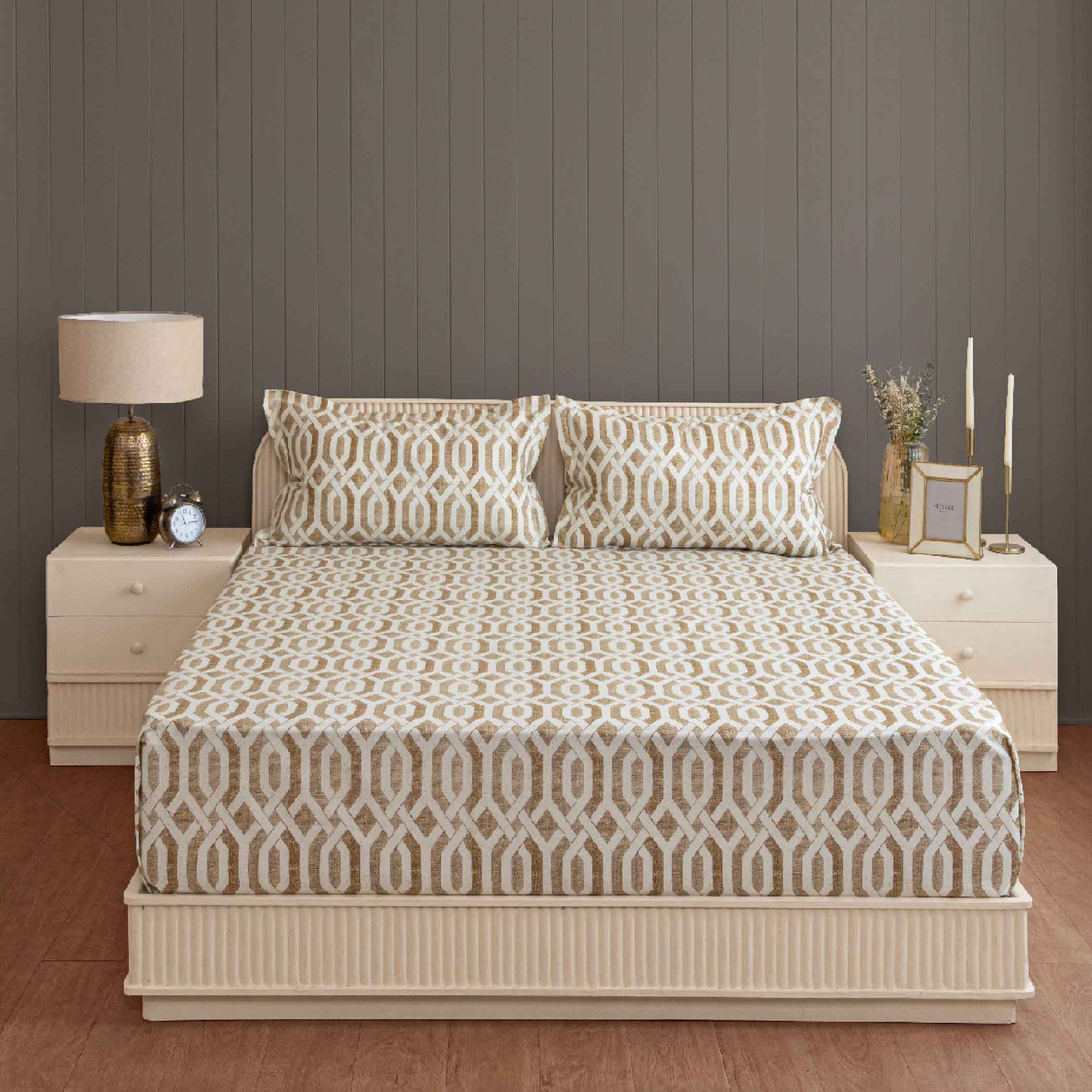 Honeyed Hexagon - Regal 144TC Cotton in Earthy Brown Double Queen (90x100 Inches)