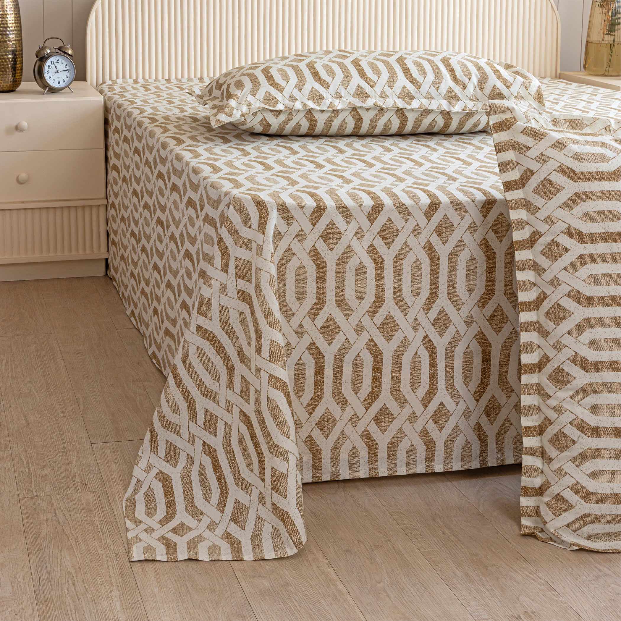 Honeyed Hexagon - Regal 144TC Cotton in Earthy Brown Super King Bedsheet (108x108 Inches)