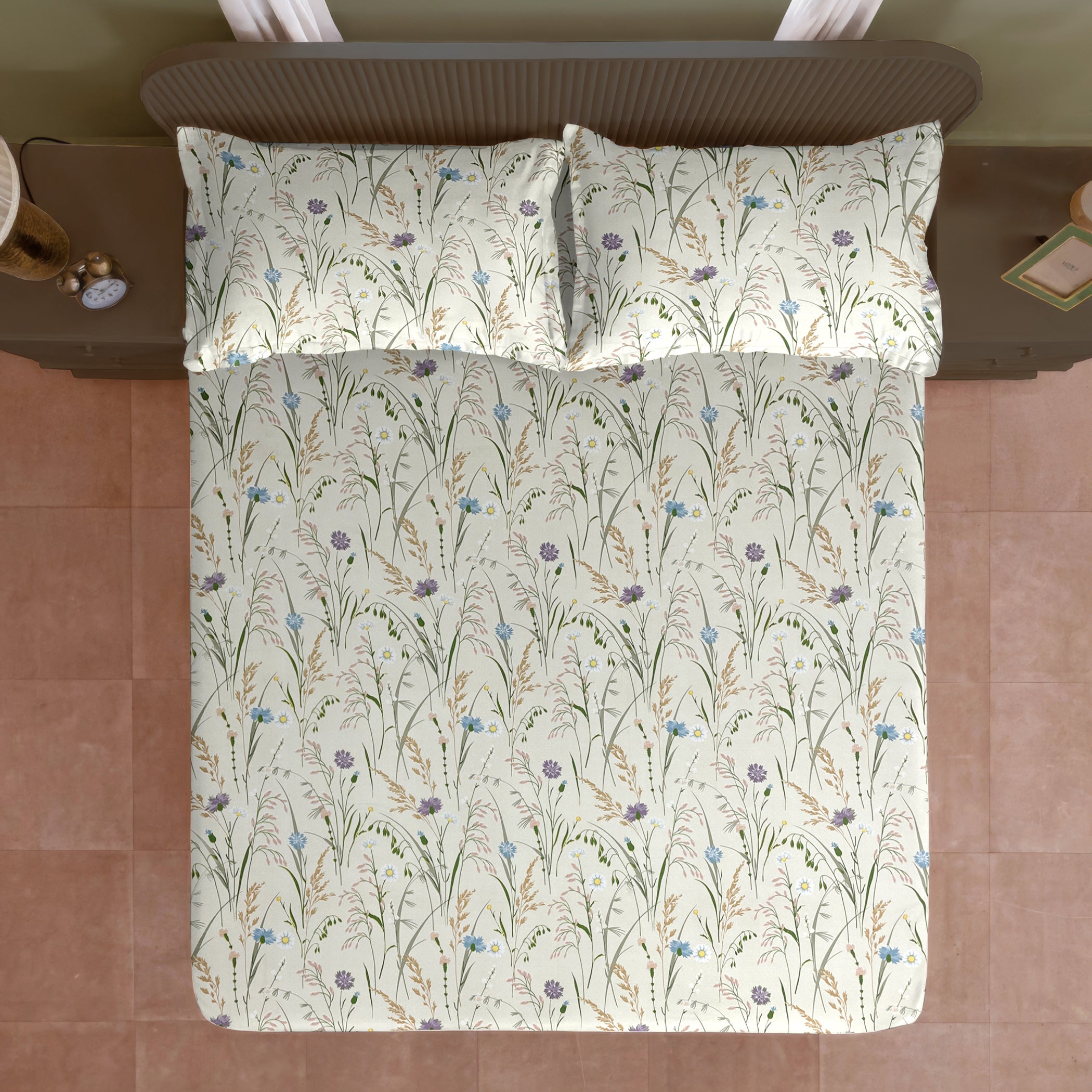 Meadow Whisper Ivory 200 TC Blended Cotton Bedsheet Set with Pillow Cover