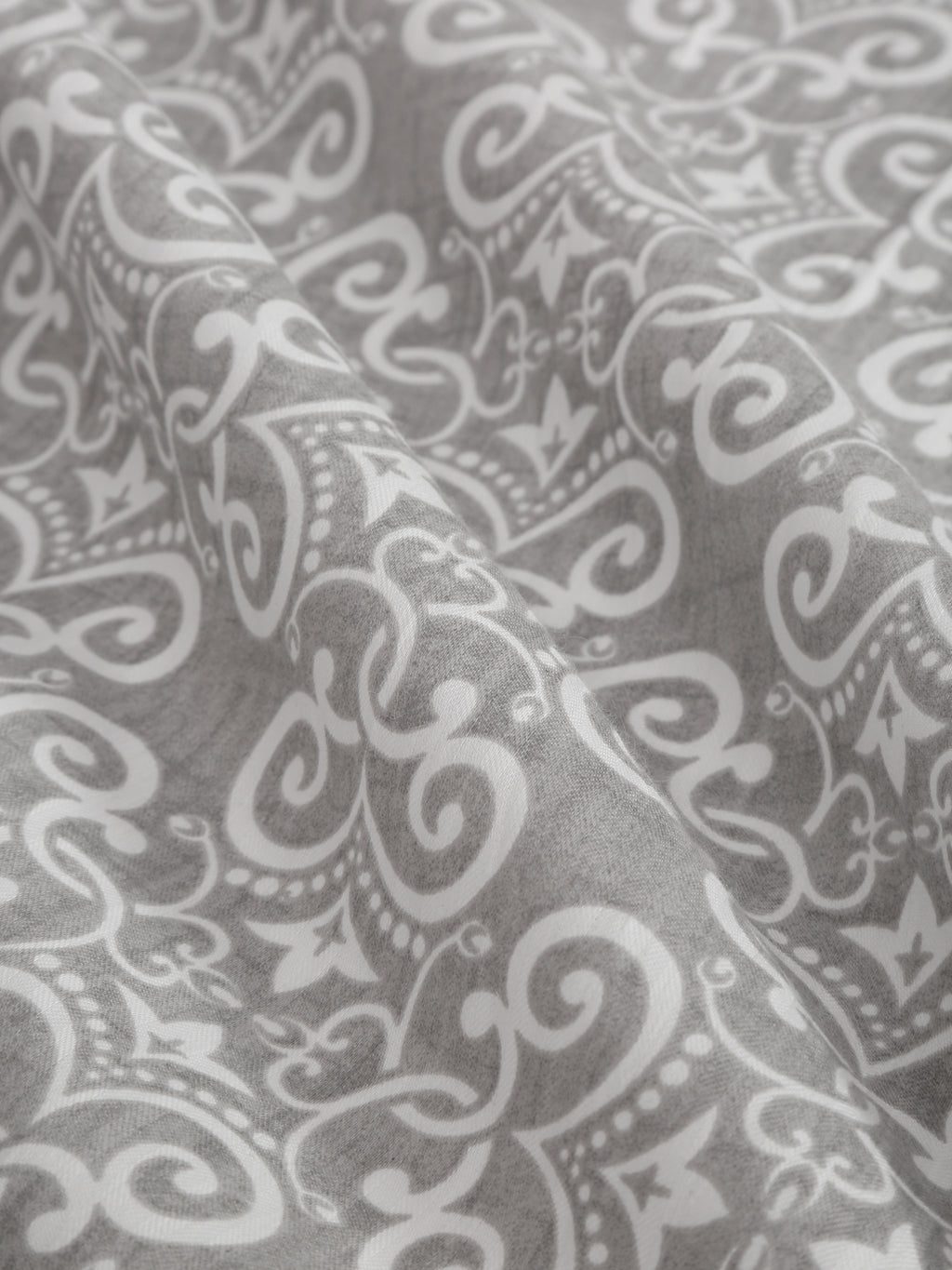 Ornamental Swirl Grey 210 TC Pure Cotton King Fitted Bedsheet with 2 Pillow Covers (72 x 78 x 10 Inches)