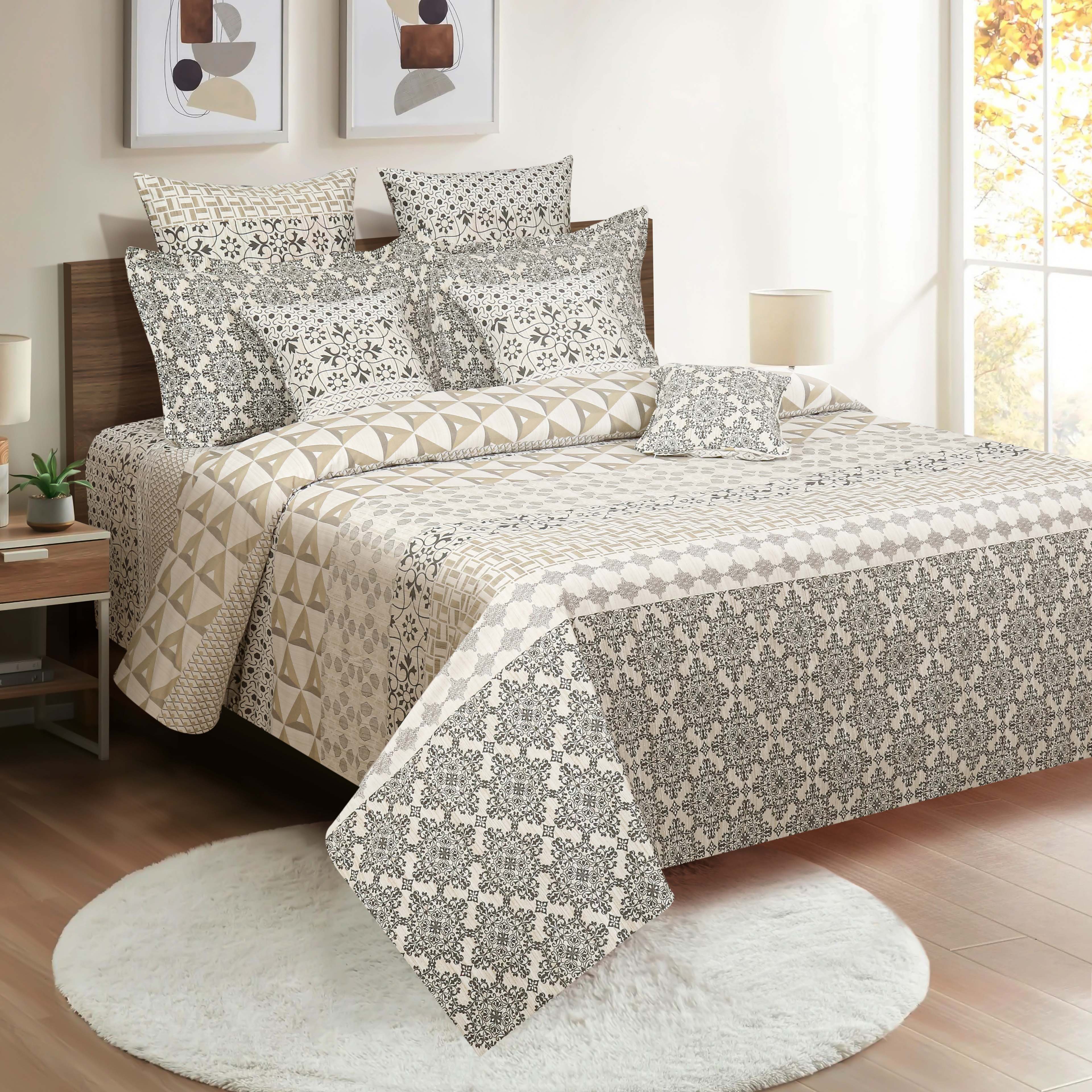 Ivory & Grey Geometric Pure Cotton 210 TC King Fitted Bedsheet with 2 Pillow Covers (72x78x10 Inches)
