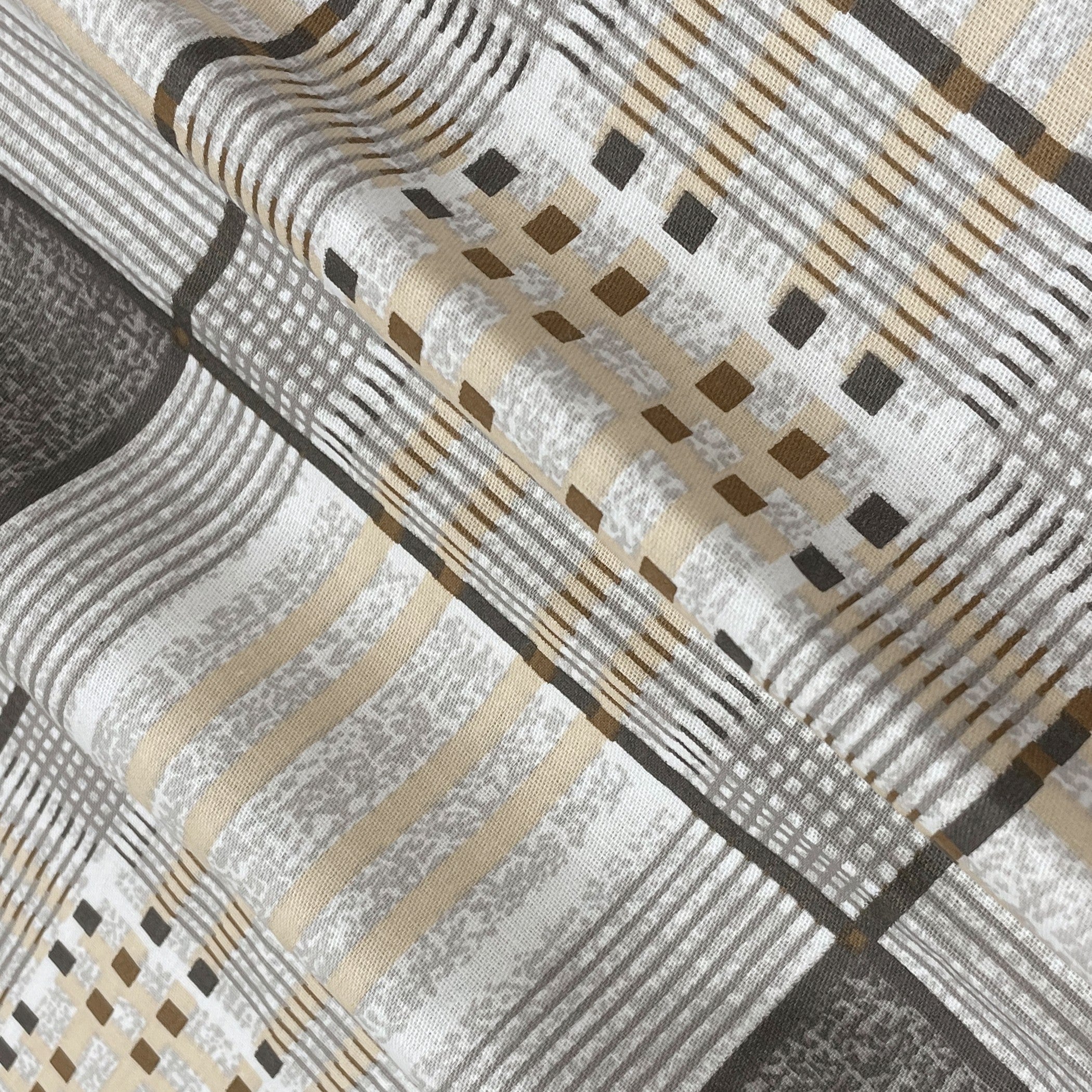 Bee Grid - 210TC Pure Cotton Queen Fitted Bedsheet (60x73x10 Inches)