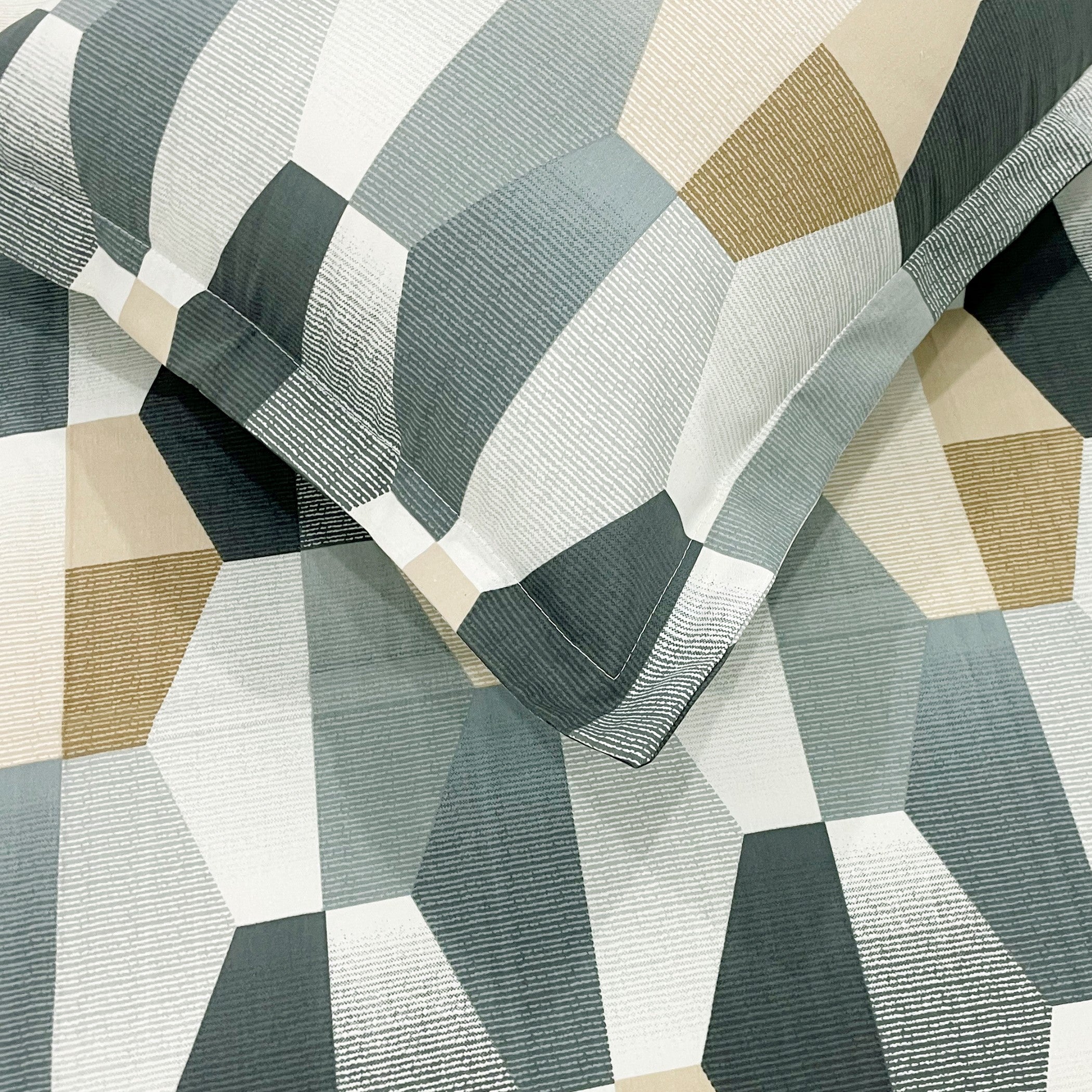 Grey Hex - 210TC Pure Cotton Single Fitted Bedsheet (36 x 78 x 10 Inches)