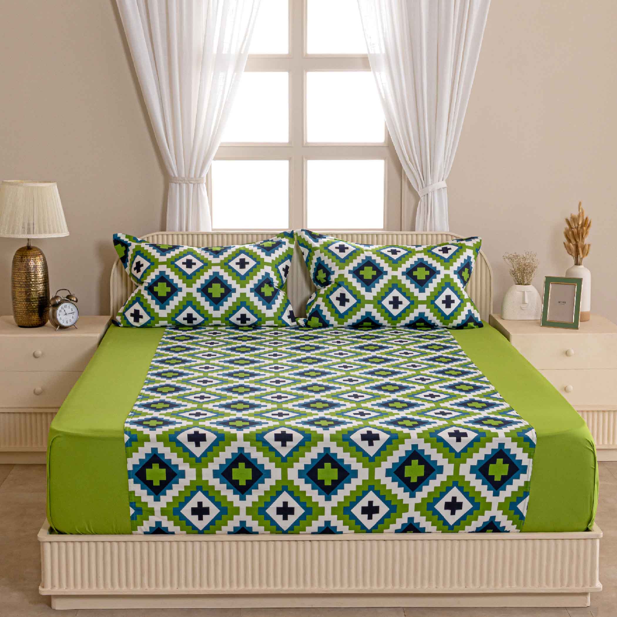 Symmetry in Spring - 200TC Vibrant Green Cotton Queen Fitted Bedsheet (60x73x10 Inches)