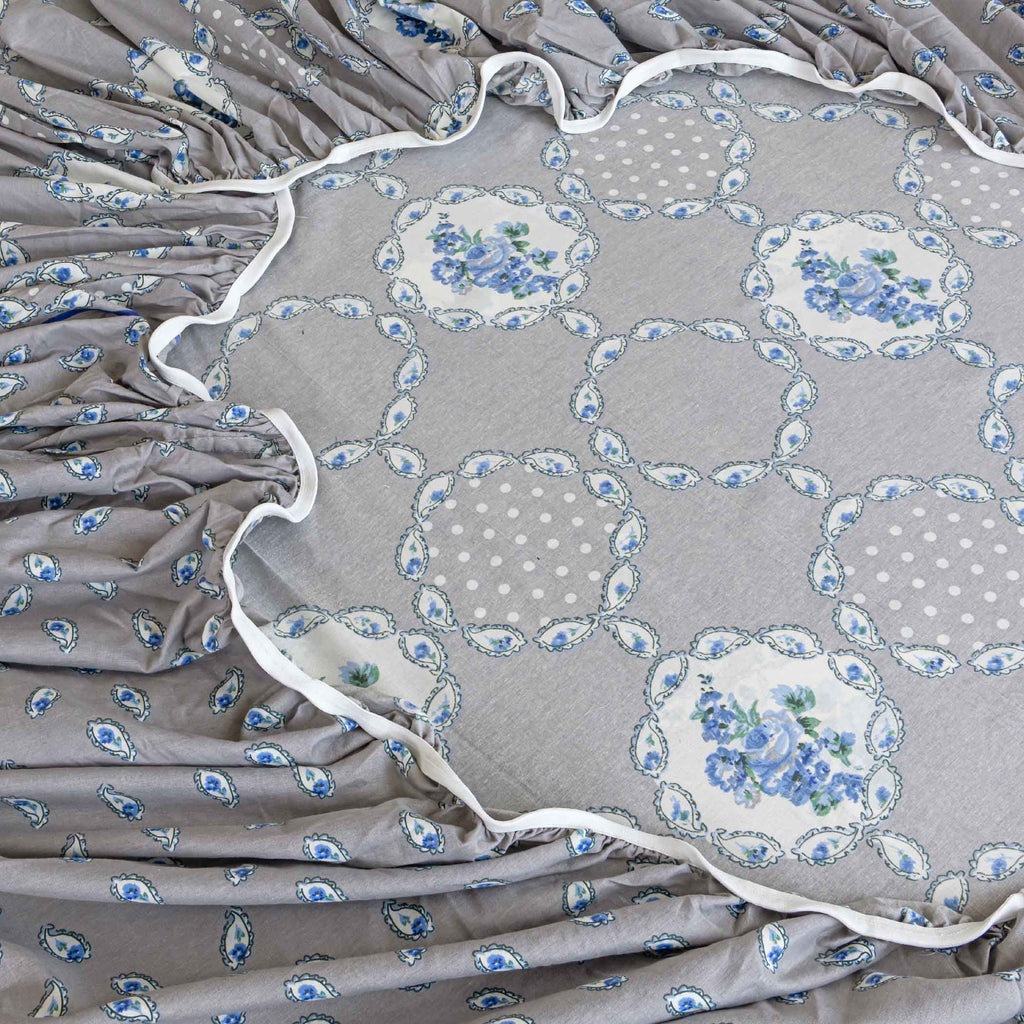 Misty Manor Paisley - European Grace 144TC Roto Cotton King Fitted Bedsheet (72x78x10 Inches)