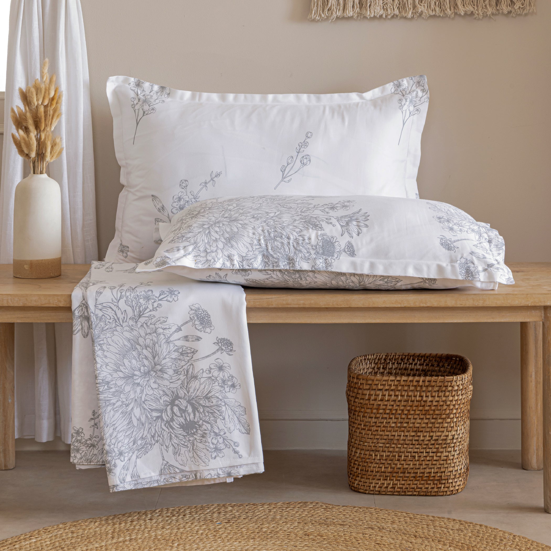 White Floral Printed 250 TC Cotton Queen Fitted Bedsheet with Matching 2 Pillow Covers (60x73x10 Inches)
