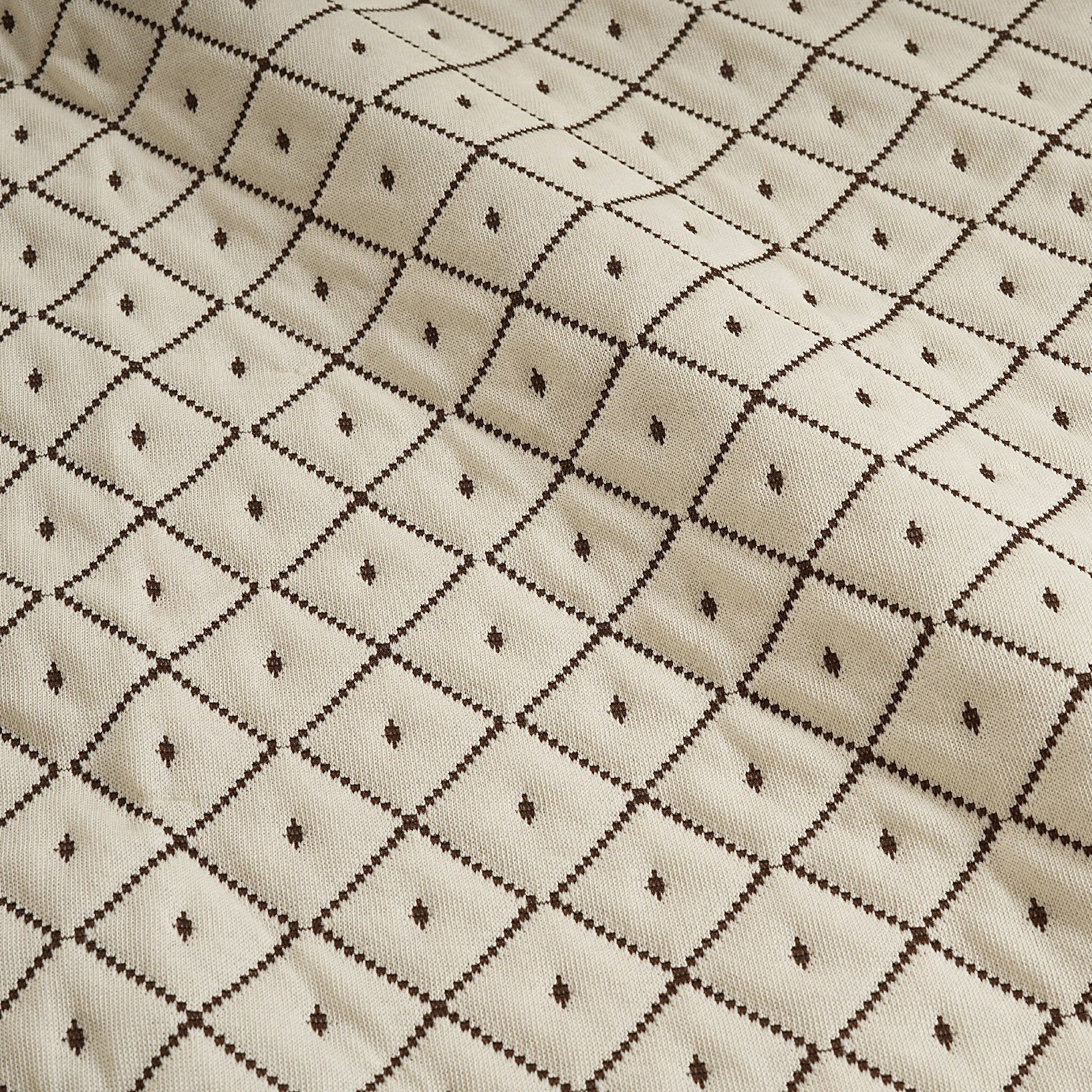 King Waterproof Fitted Mattress Protector – Beige with Geometric Pattern (72 x 78 inch)