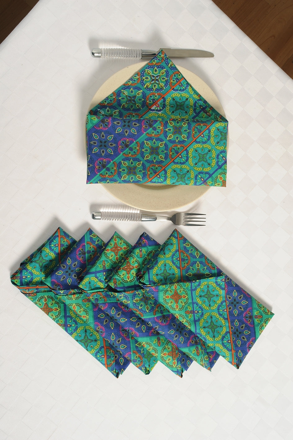 8 Pcs Premium Kitchen Set – Blue & Green Mosaic Print