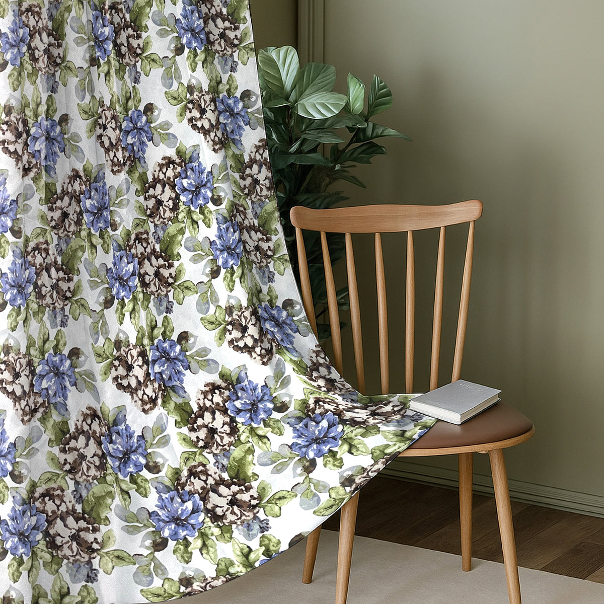 Ivory Lavender Floral Garden 330 GSM Polyester 90% Blackout Eyelet Curtain