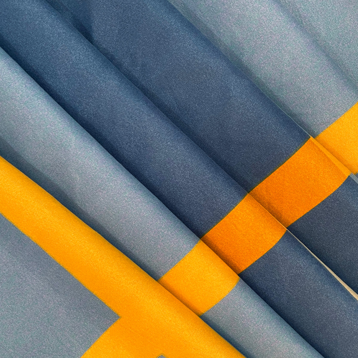 Azure Sunshine Check 180 TC Blended Cotton Bedsheet Set with Pillow Cover