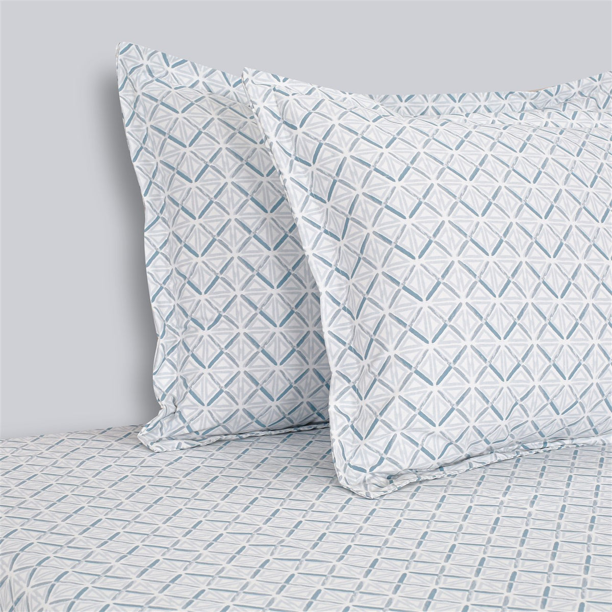 Frost Blue Lattice 200 TC Pure Cotton Bedsheet Set with Pillow Cover