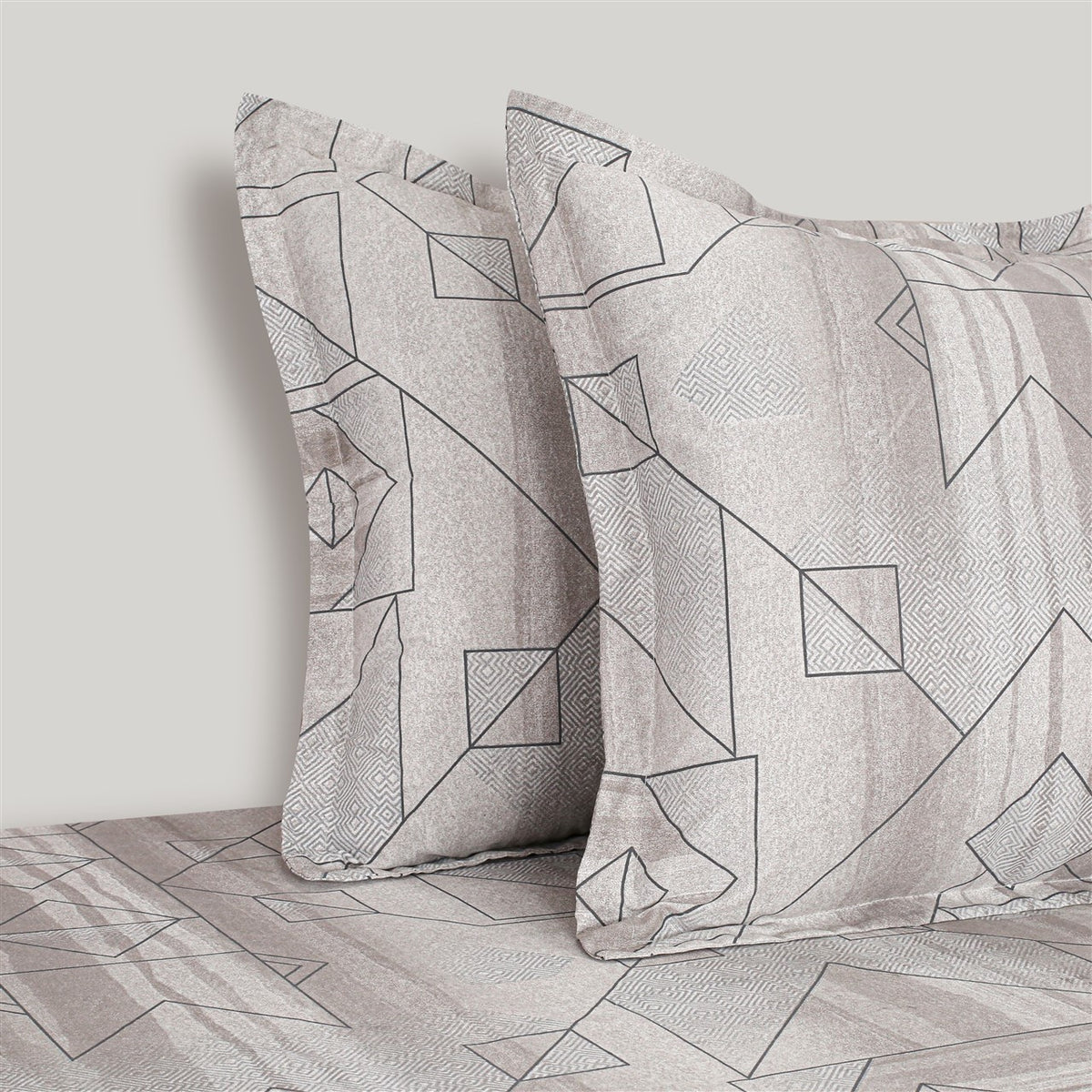 Mist Grey Linear Abstract 200 TC Pure Cotton Bedsheet Set with Pillow Cover