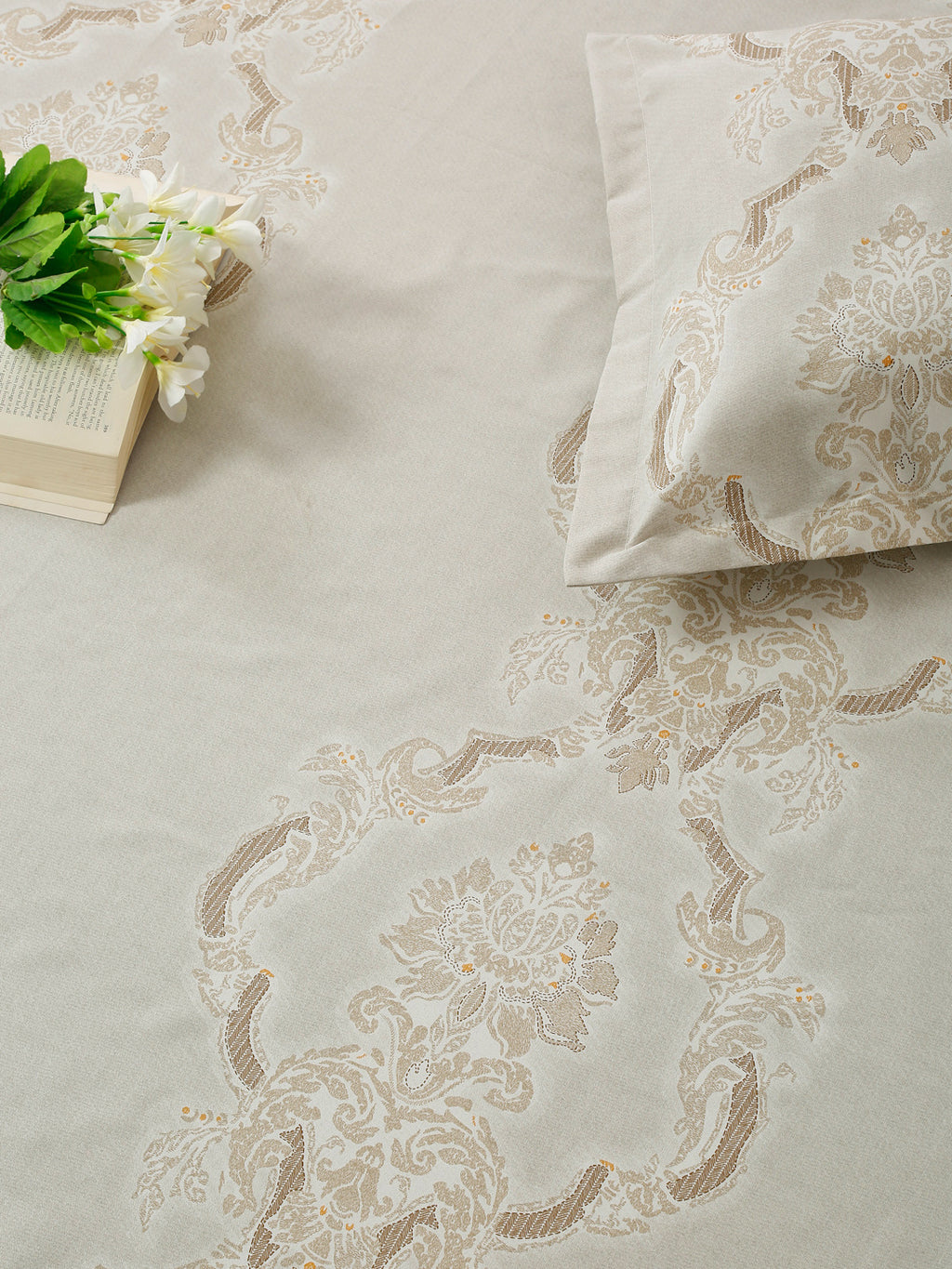 Ivory Champagne Damask 200 TC Pure Cotton Bedsheet Set with Pillow Cover