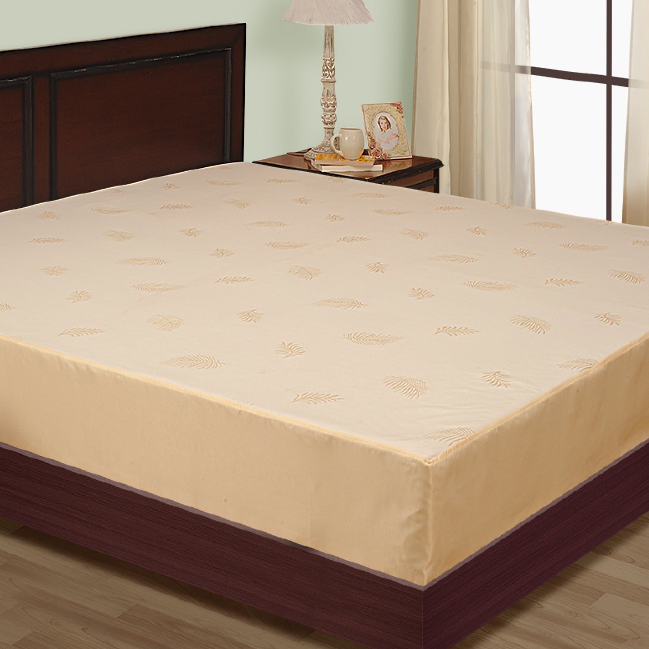 Single Waterproof Fitted Mattress Protector – Beige Textured Pattern (72 x 78 inch)