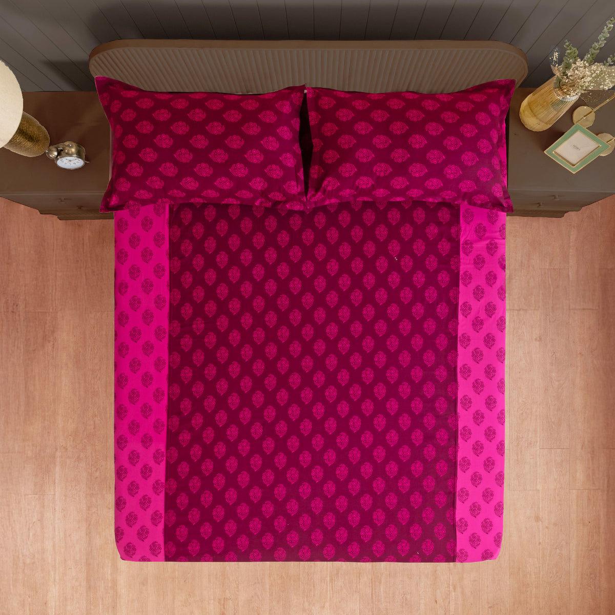 Royal Fuchsia Motif 200 TC Pure Cotton Fitted Bedsheet Set with Pillow Cover