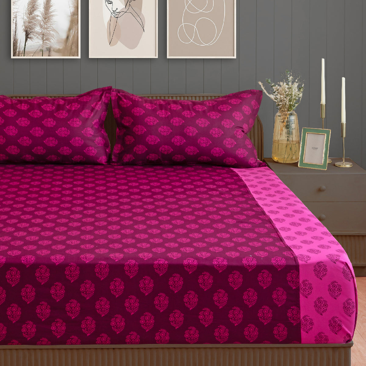 Royal Fuchsia Motif 200 TC Pure Cotton Fitted Bedsheet Set with Pillow Cover