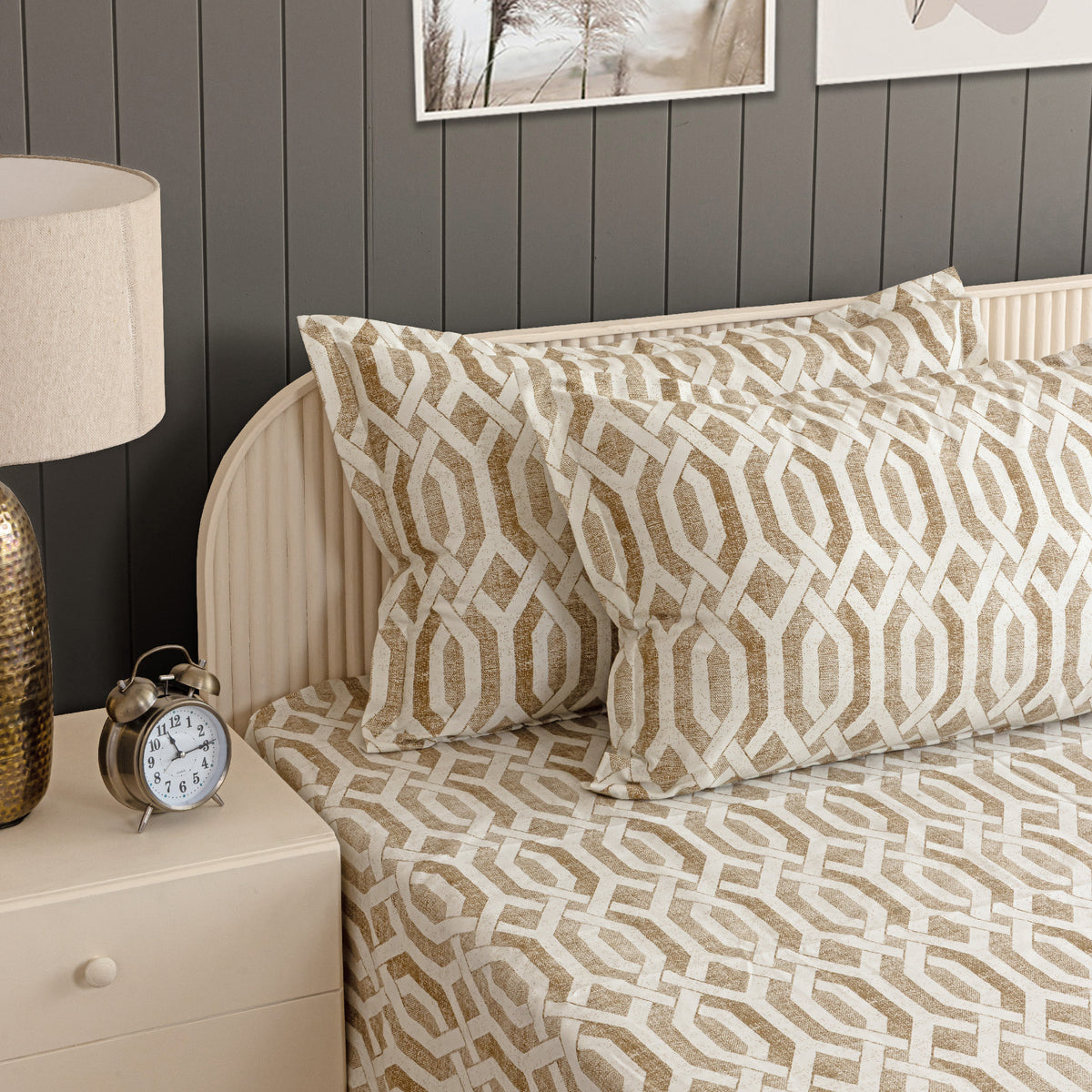 Sandstone Geometric Links 144 TC Pure Cotton Bedsheet Set with Pillow Cover