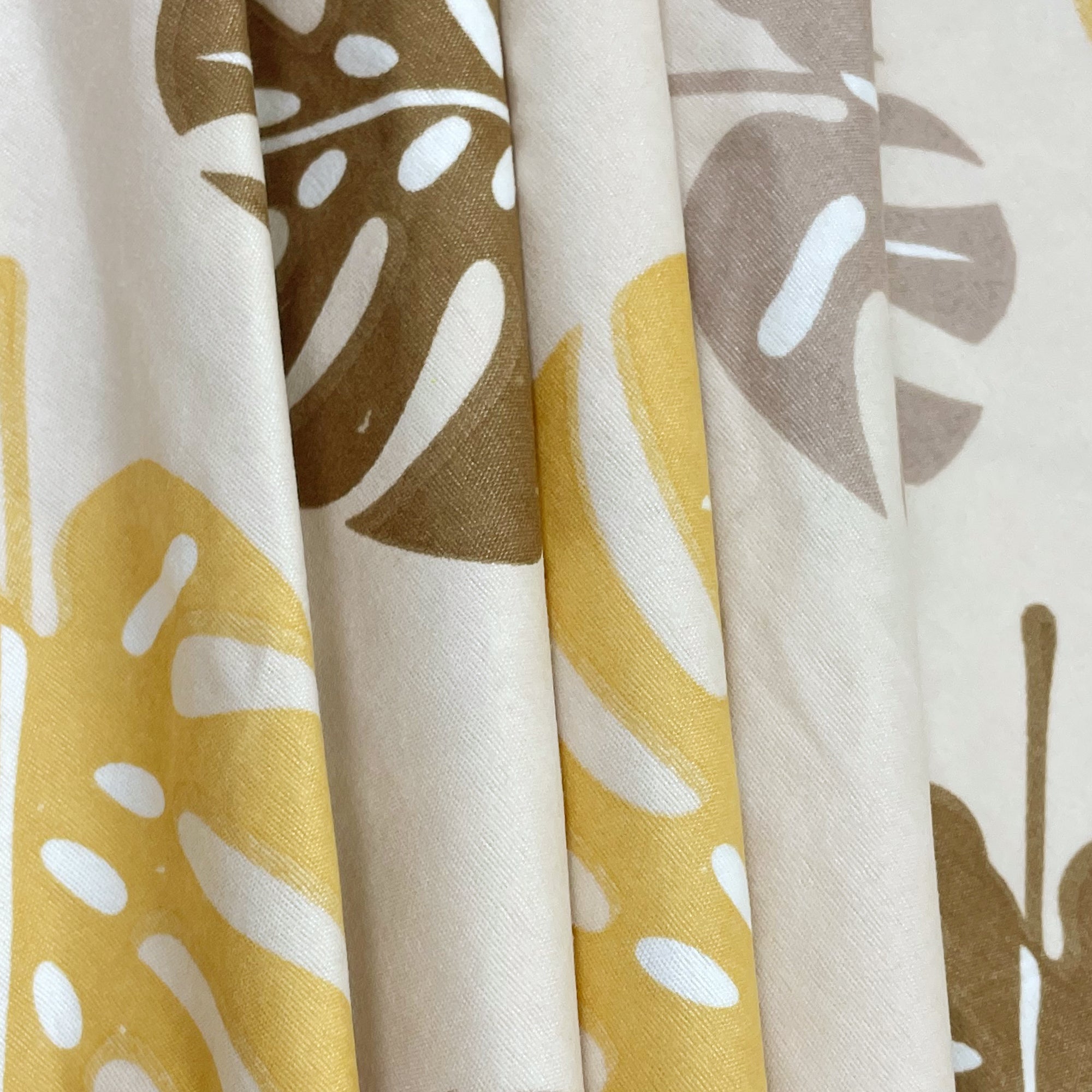 Warm Leaf Harmony Double Queen Bedsheet - Soft Comfort with Yellow & Brown Botanical Print