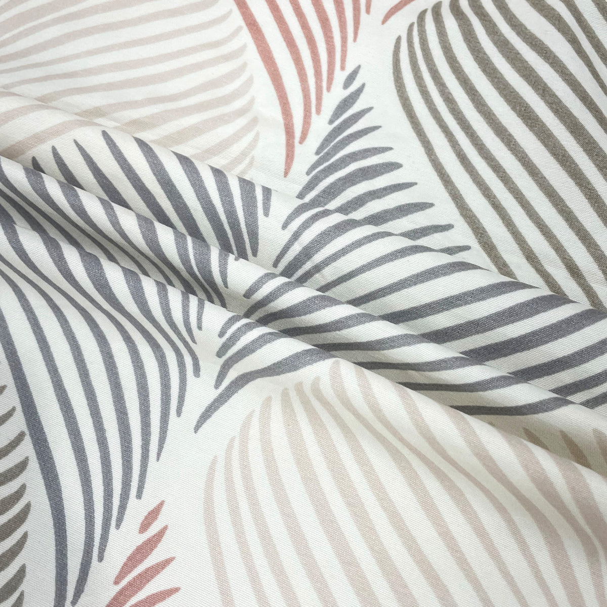 Ivory Pastel Wave Harmony 140 TC Polyester Bedsheet Set with Pillow Cover