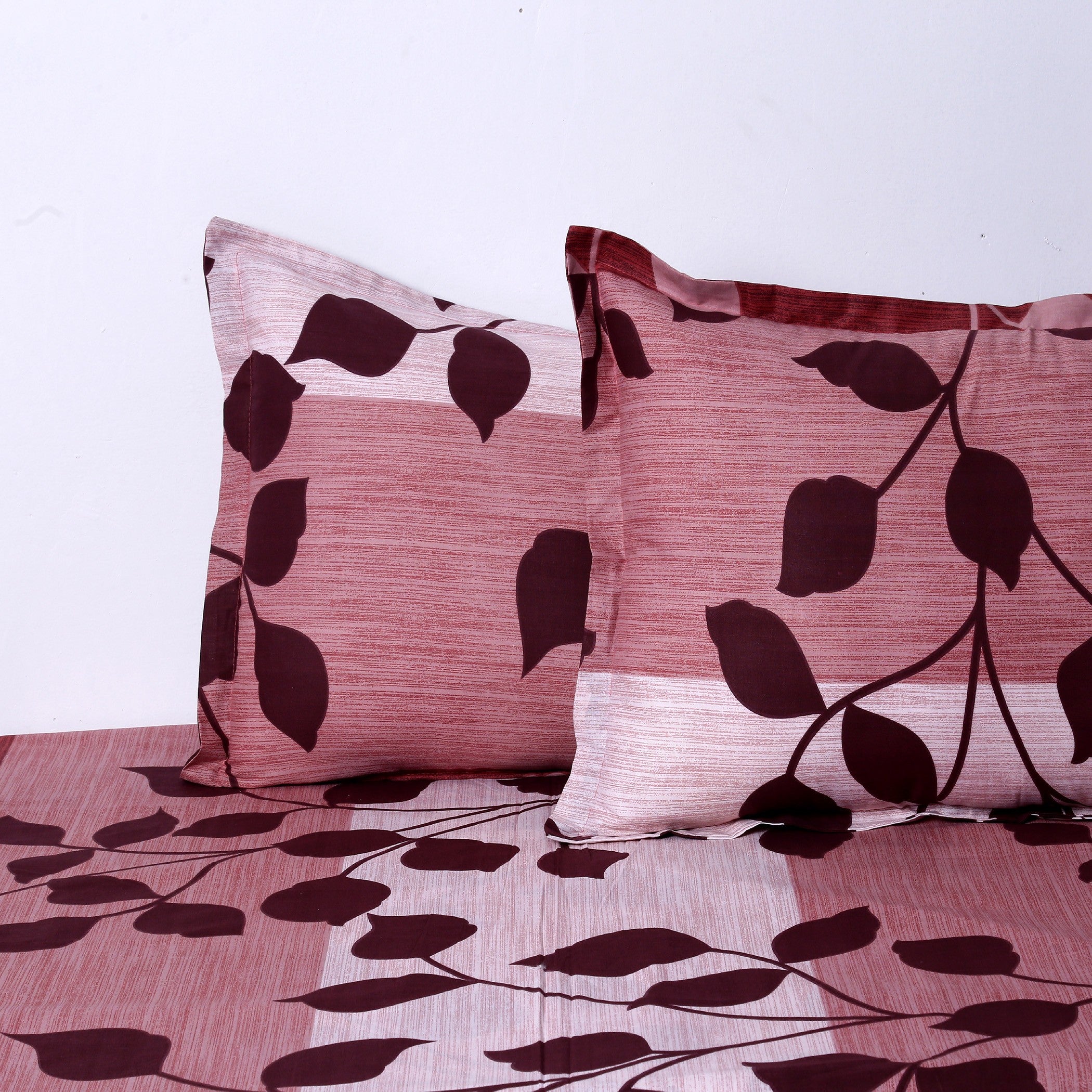 Crimson Leaf Red & Maroon Botanical 160 TC Pure Cotton Bedsheet with Pillow Cover