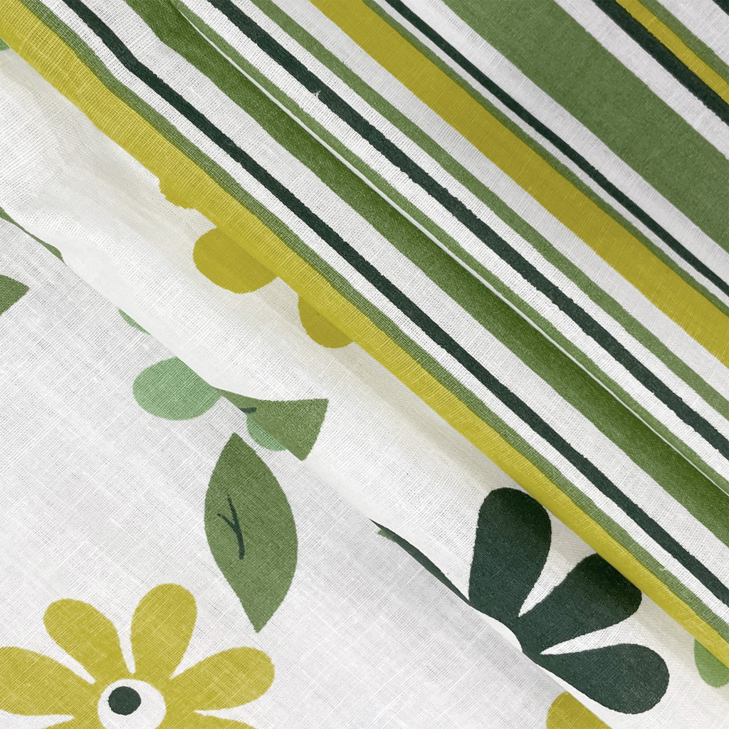Meadow Daisy White & Green Floral 160 TC Pure Cotton Fitted Bedsheet with Pillow Cover