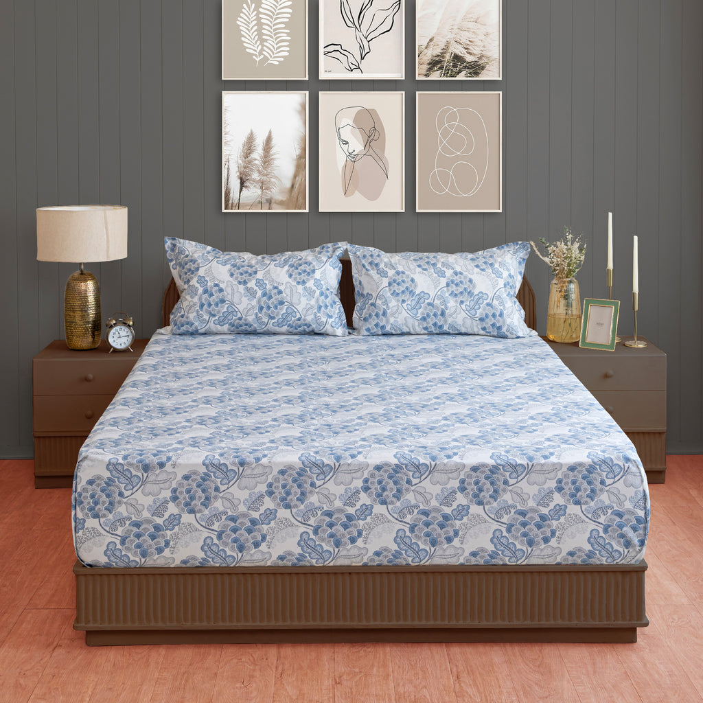 Blue Vineyard White & Blue Botanical 160 TC Pure Cotton Bedsheet with Pillow Cover