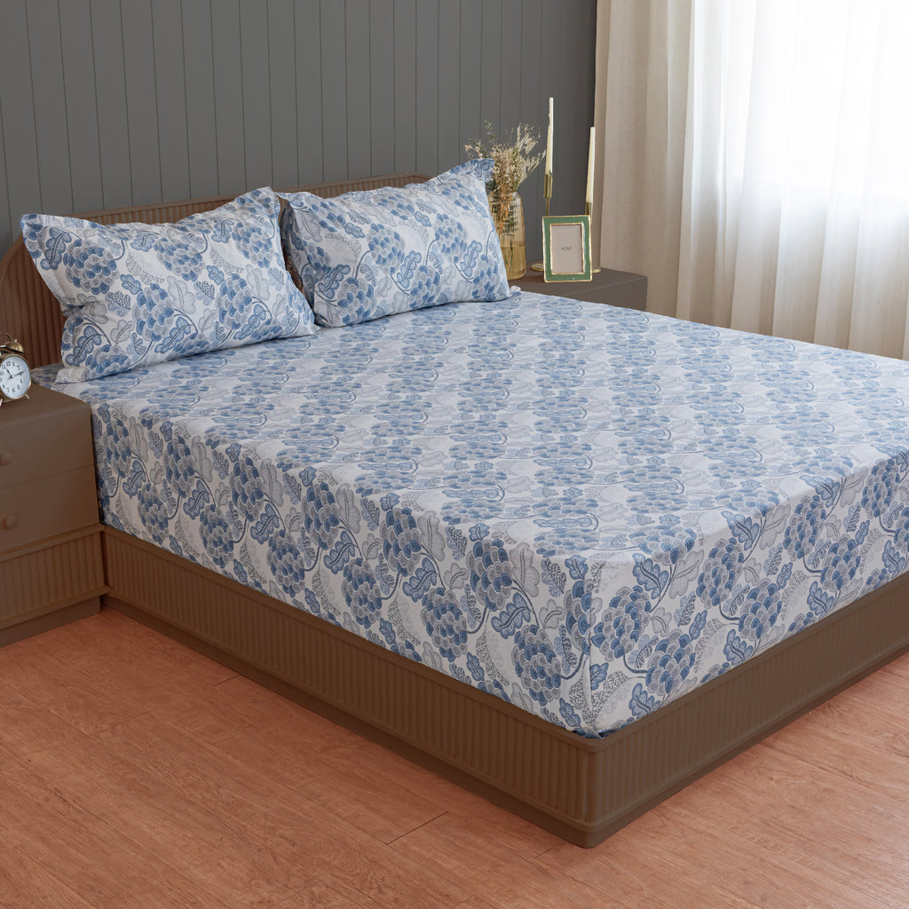Blue Vineyard White & Blue Botanical 160 TC Pure Cotton Bedsheet with Pillow Cover