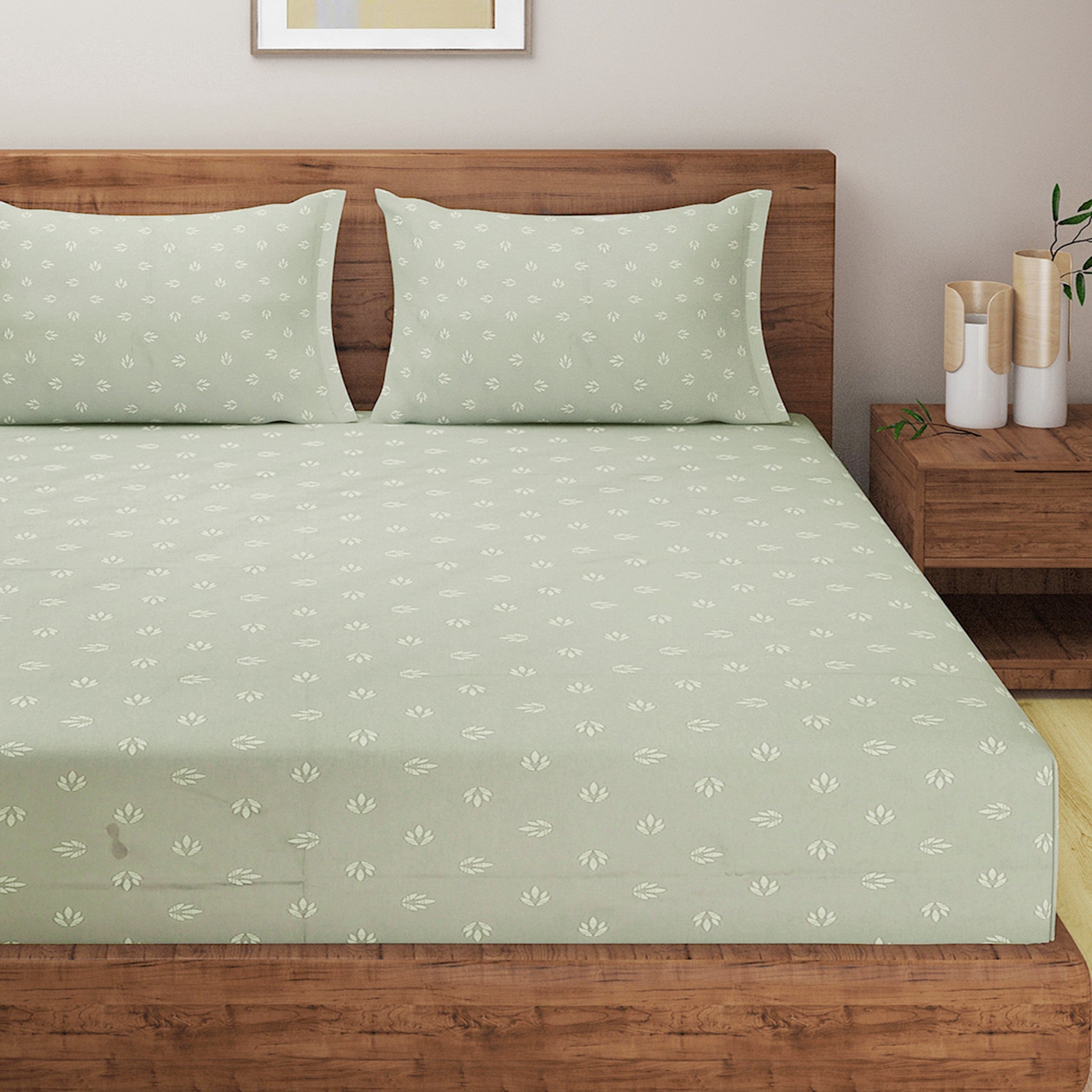 Sage Petite Leaf 250 TC Pure Cotton Bedsheet Set with Pillow Cover