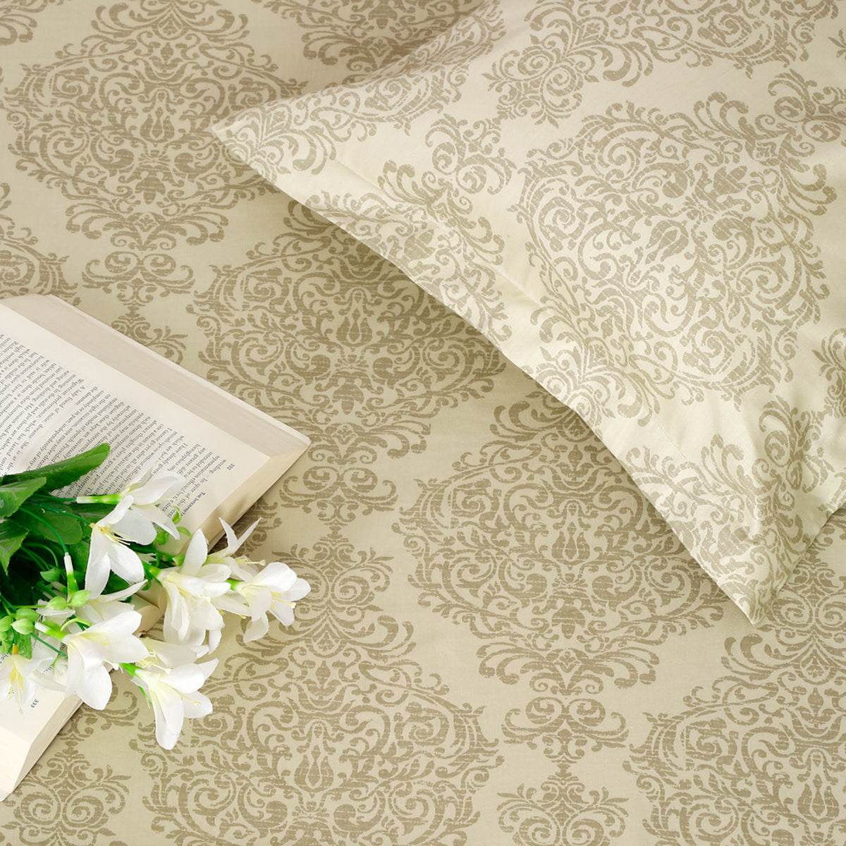 Ivory Classic Damask 250 TC Pure Cotton Bedsheet Set with Pillow Cover